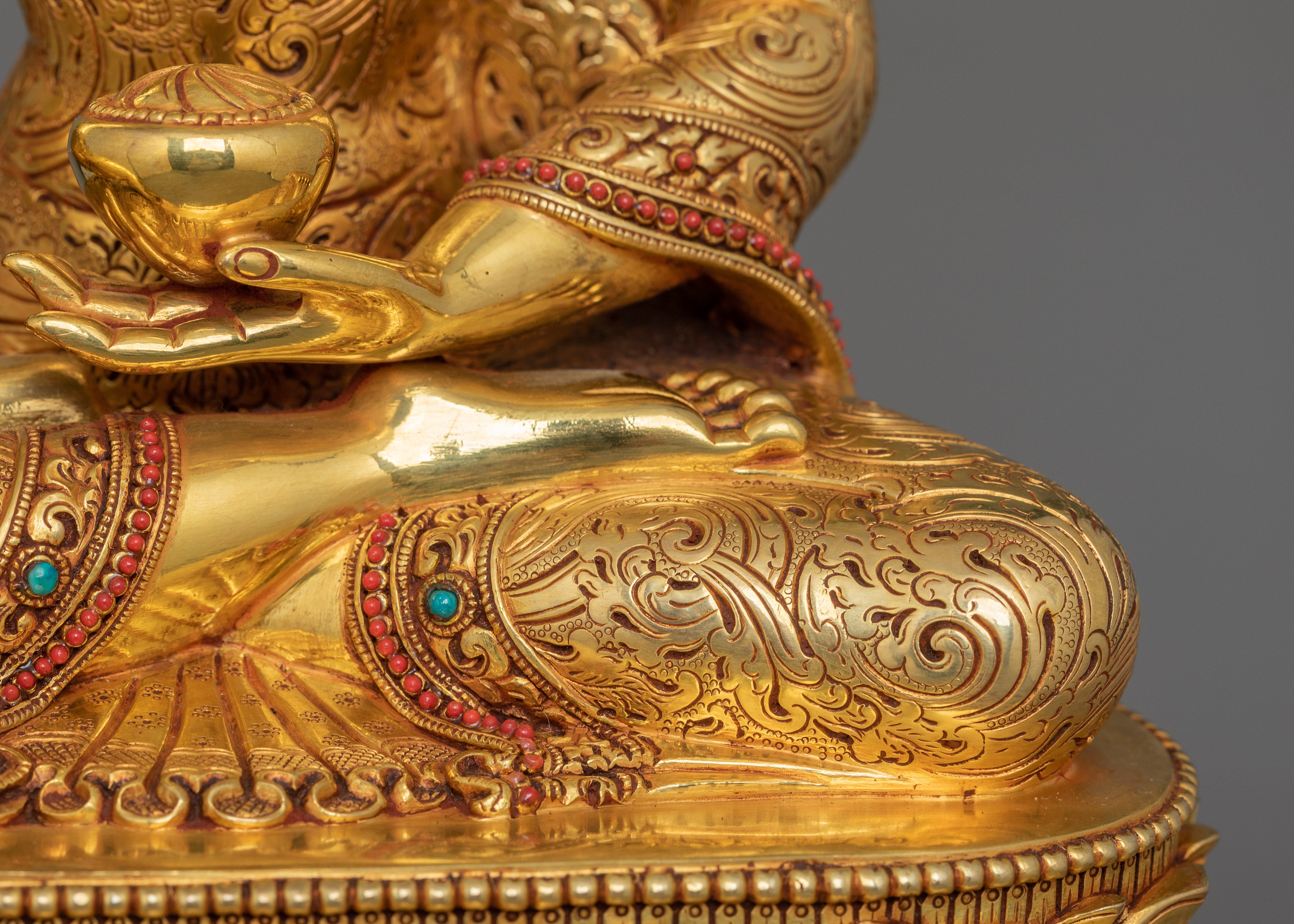 Enlightenment Guru Buddha Shakyamuni Statue | The Embodiment of Peace