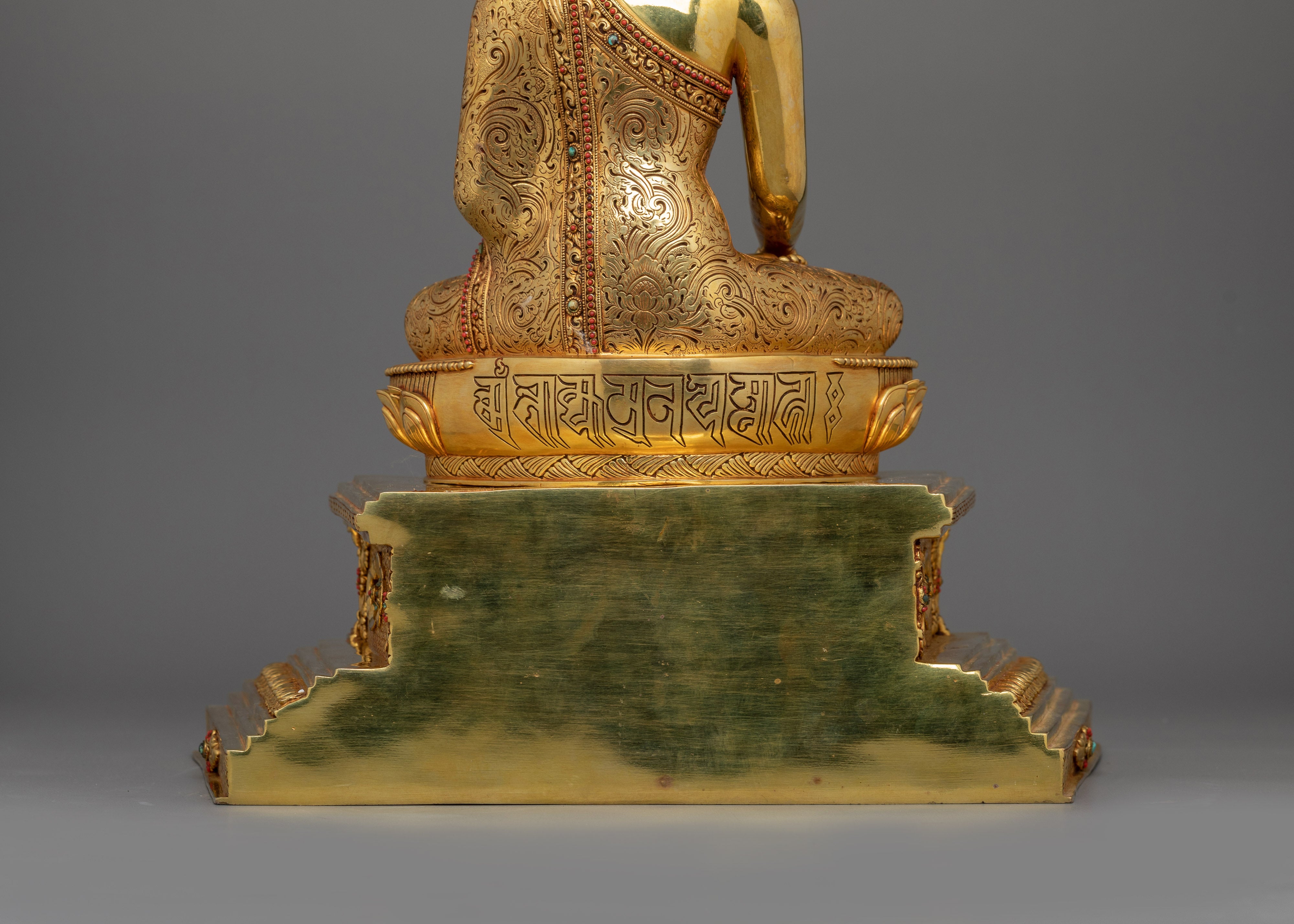Enlightenment Guru Buddha Shakyamuni Statue | The Embodiment of Peace