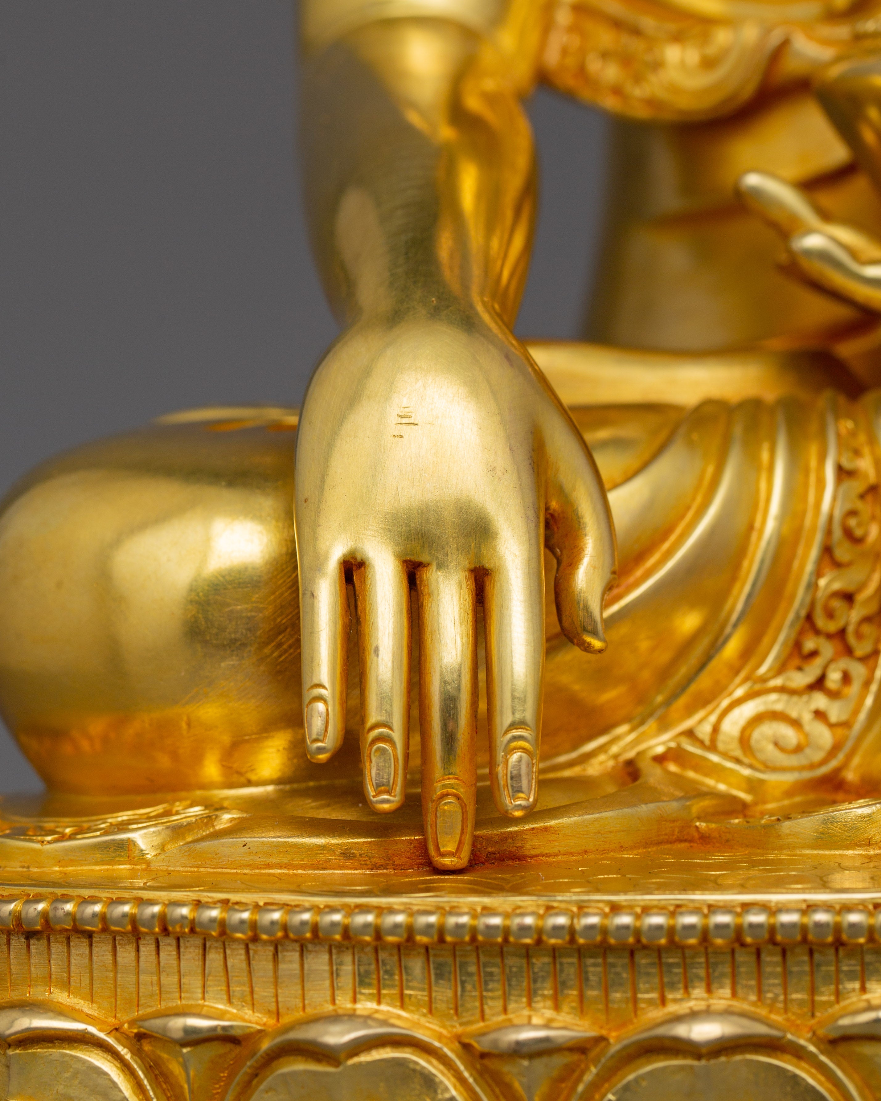 Handmade Enlightened Tibetan Buddha Shakyamuni Statue | Nepalese Artwork