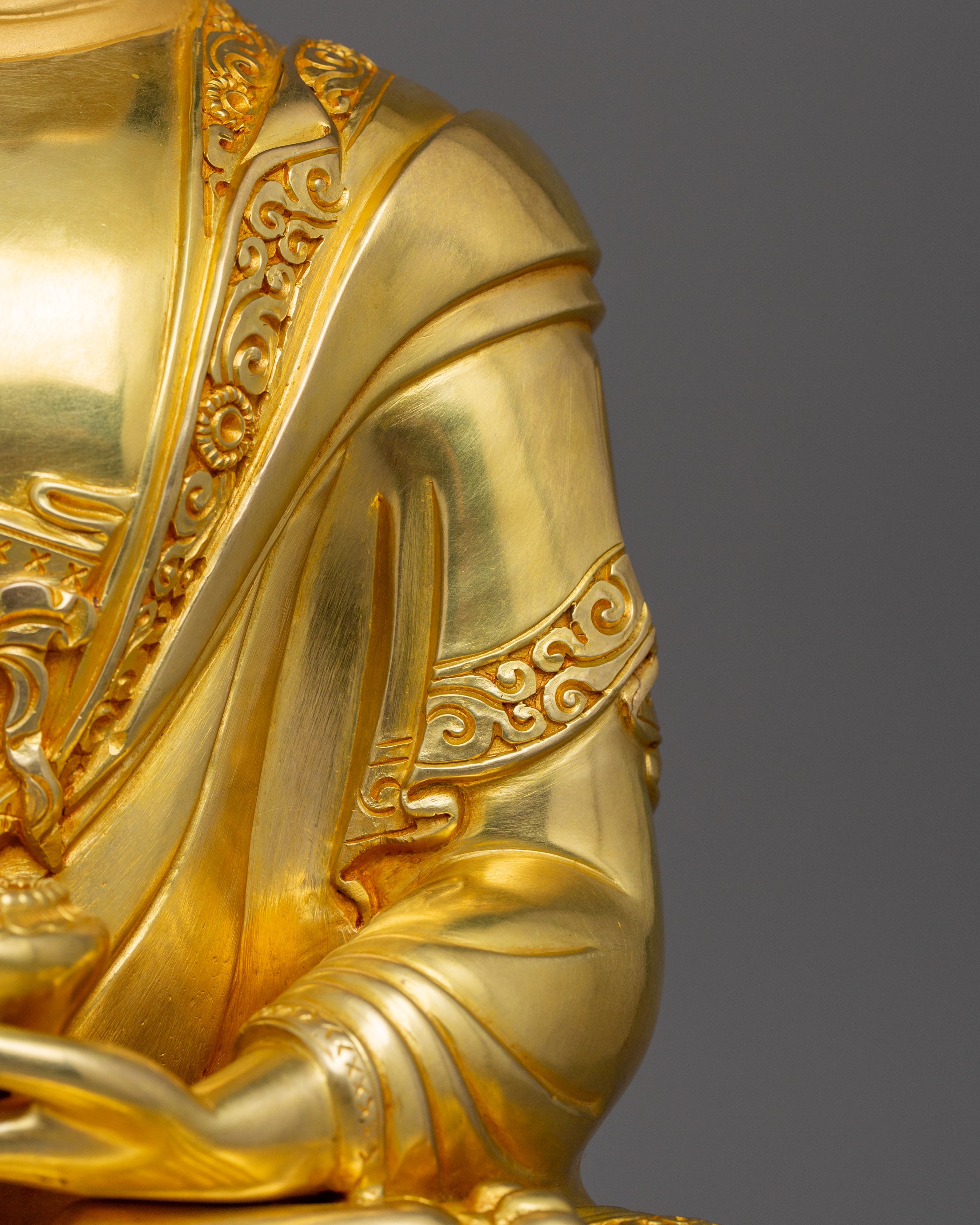 Handmade Enlightened Tibetan Buddha Shakyamuni Statue | Nepalese Artwork