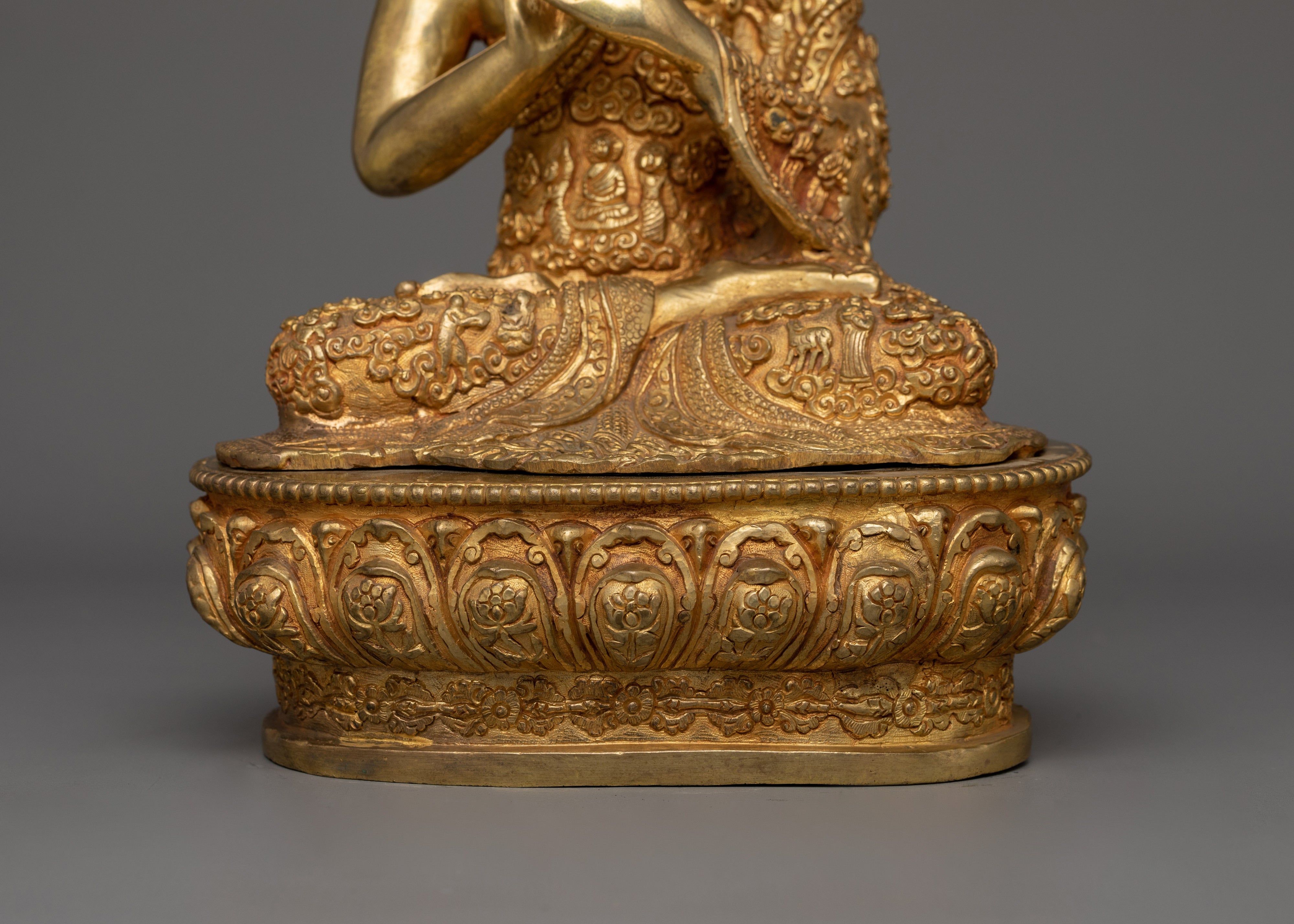 Golden Vairocana Statue | The Buddha of Ultimate Wisdom