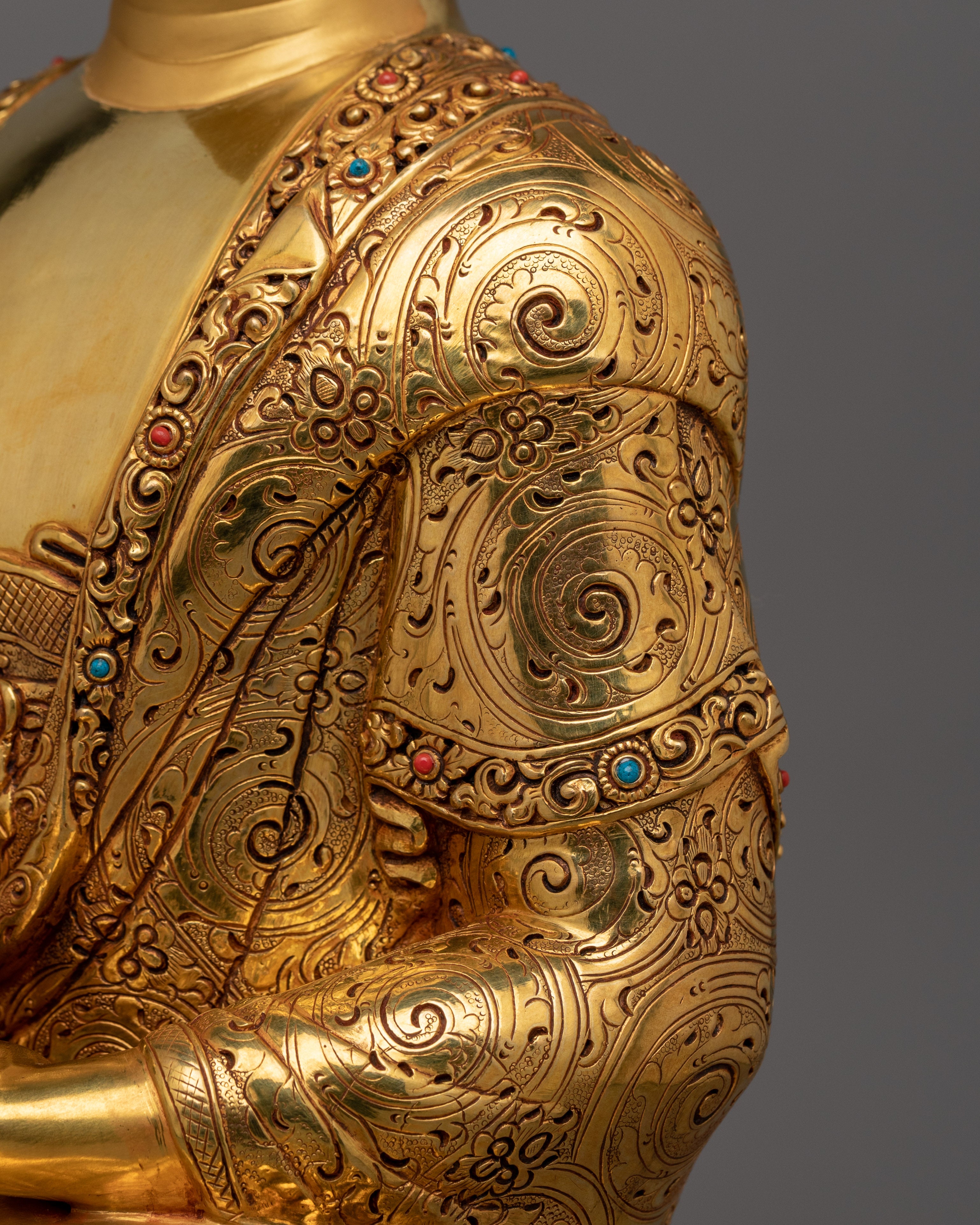 Handcrafted Shakyamuni Buddha with Beautiful Halo | Statue for Decor