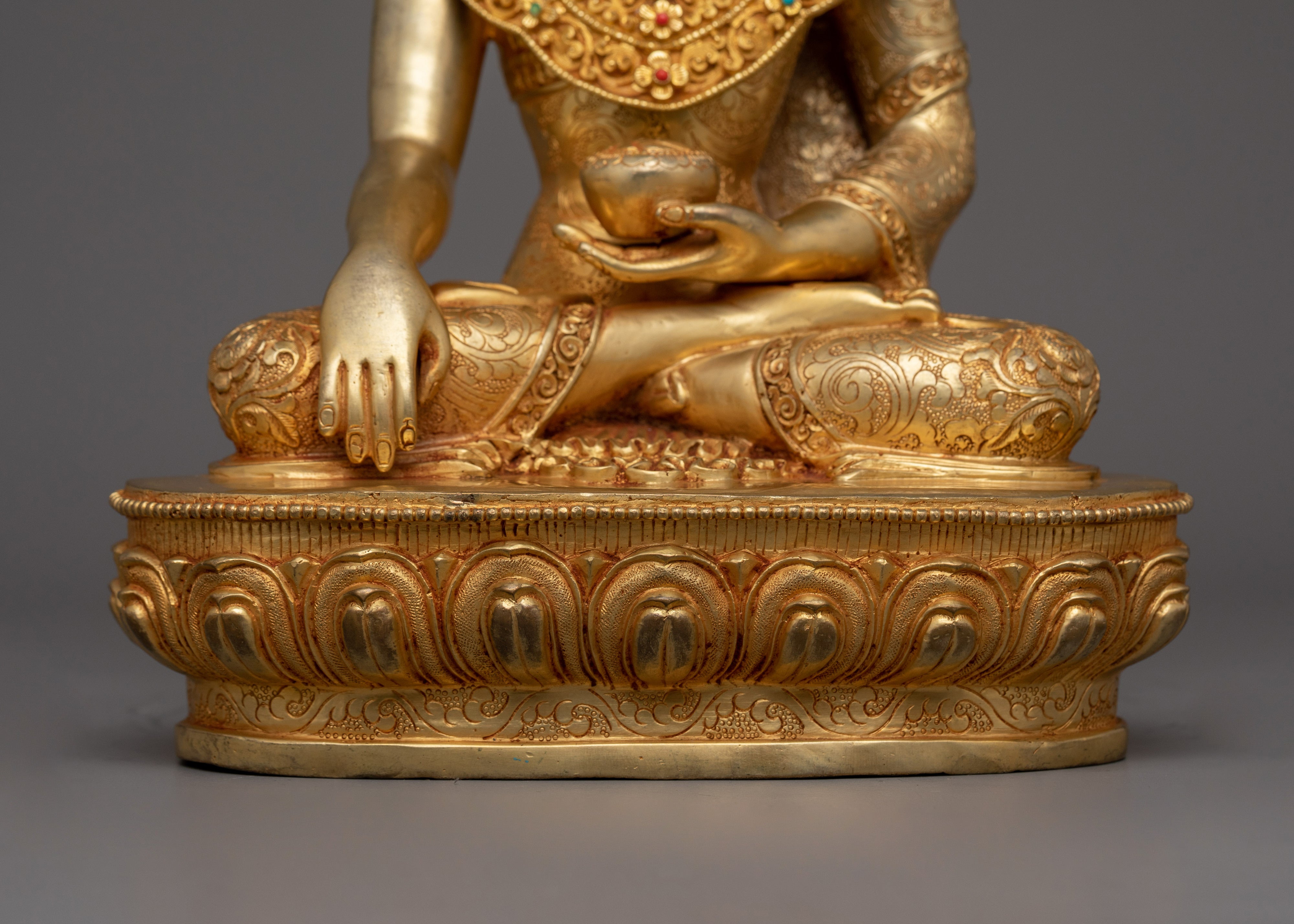 Handmade Statue Of Royal Buddha Crown Shakyamuni | An Artistic and Spiritual Legacy