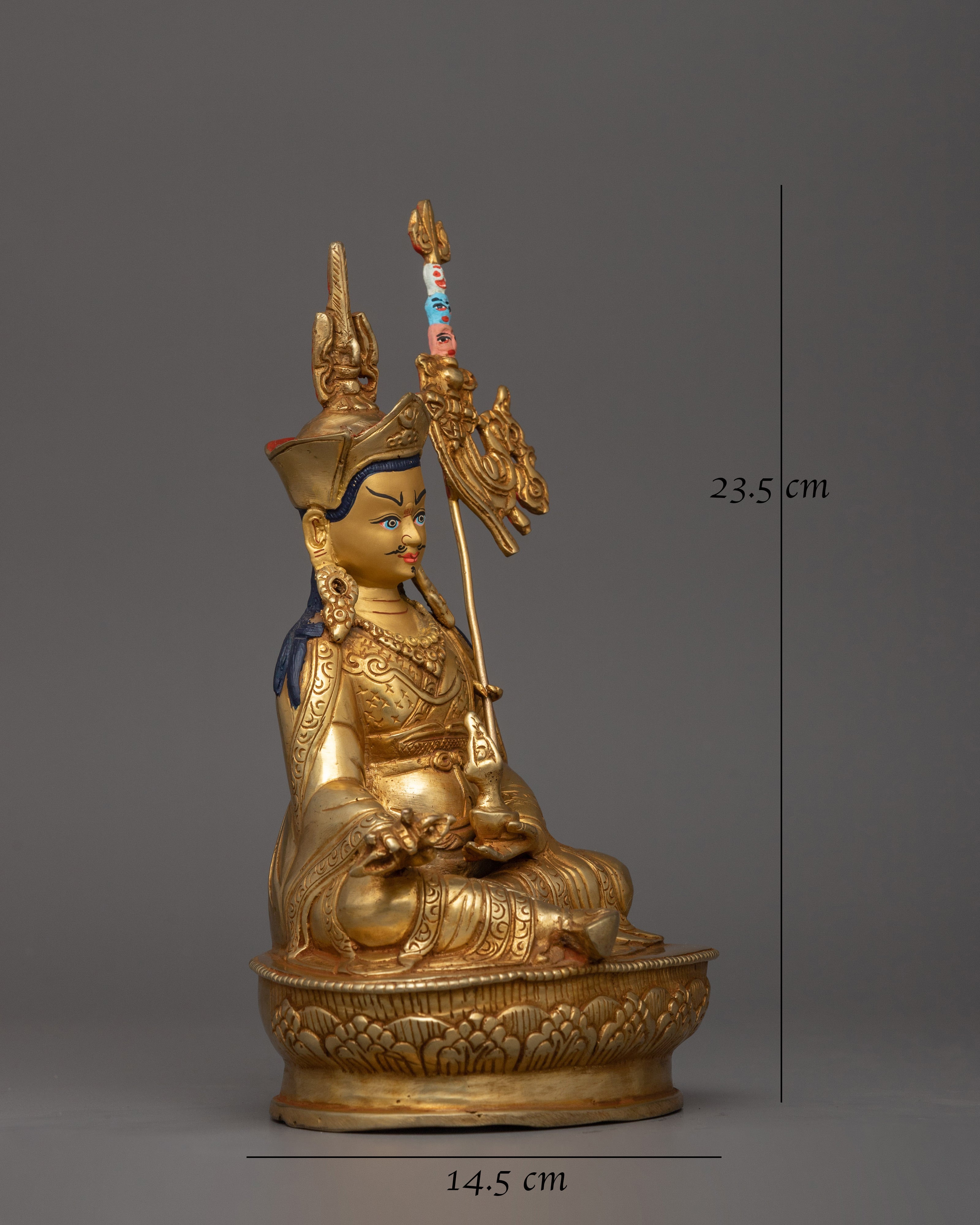 traditional-statue-of-guru-rinpoche