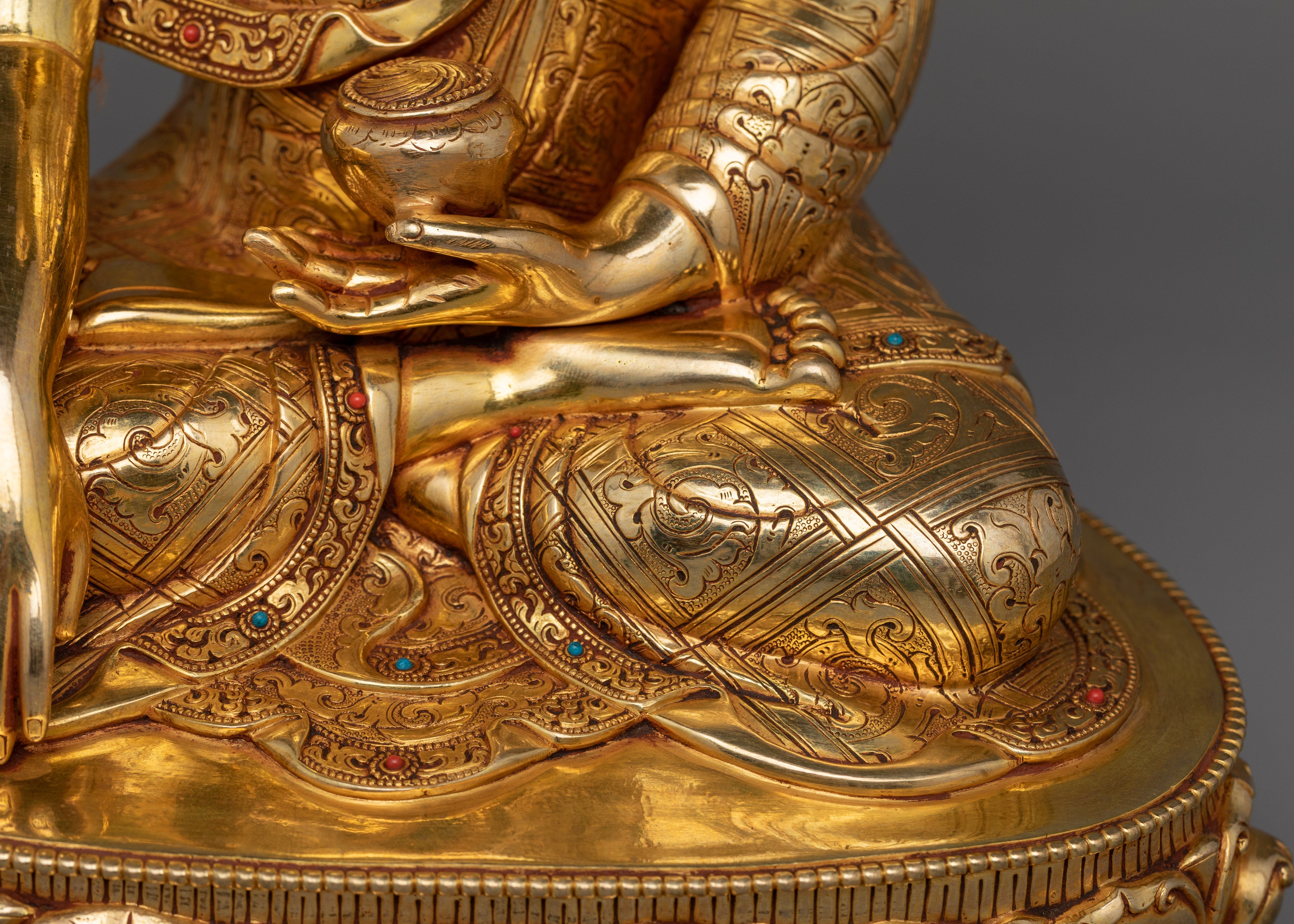 Exquisite Shakyamuni Buddha Figure | The Enlightened One
