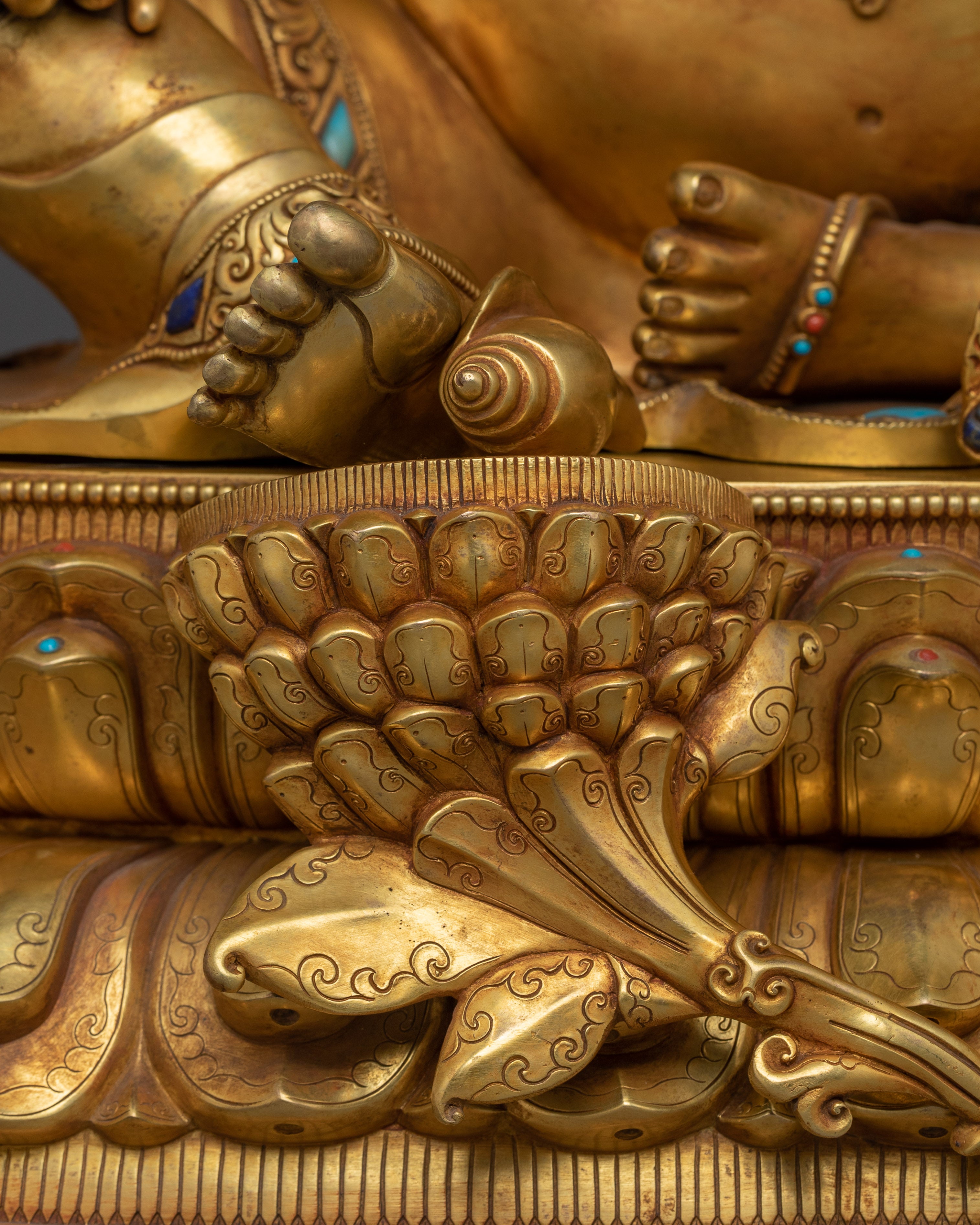 Skillfully Handcrafted Statue of Dzambhala | Deity of Wealth and Prosperity