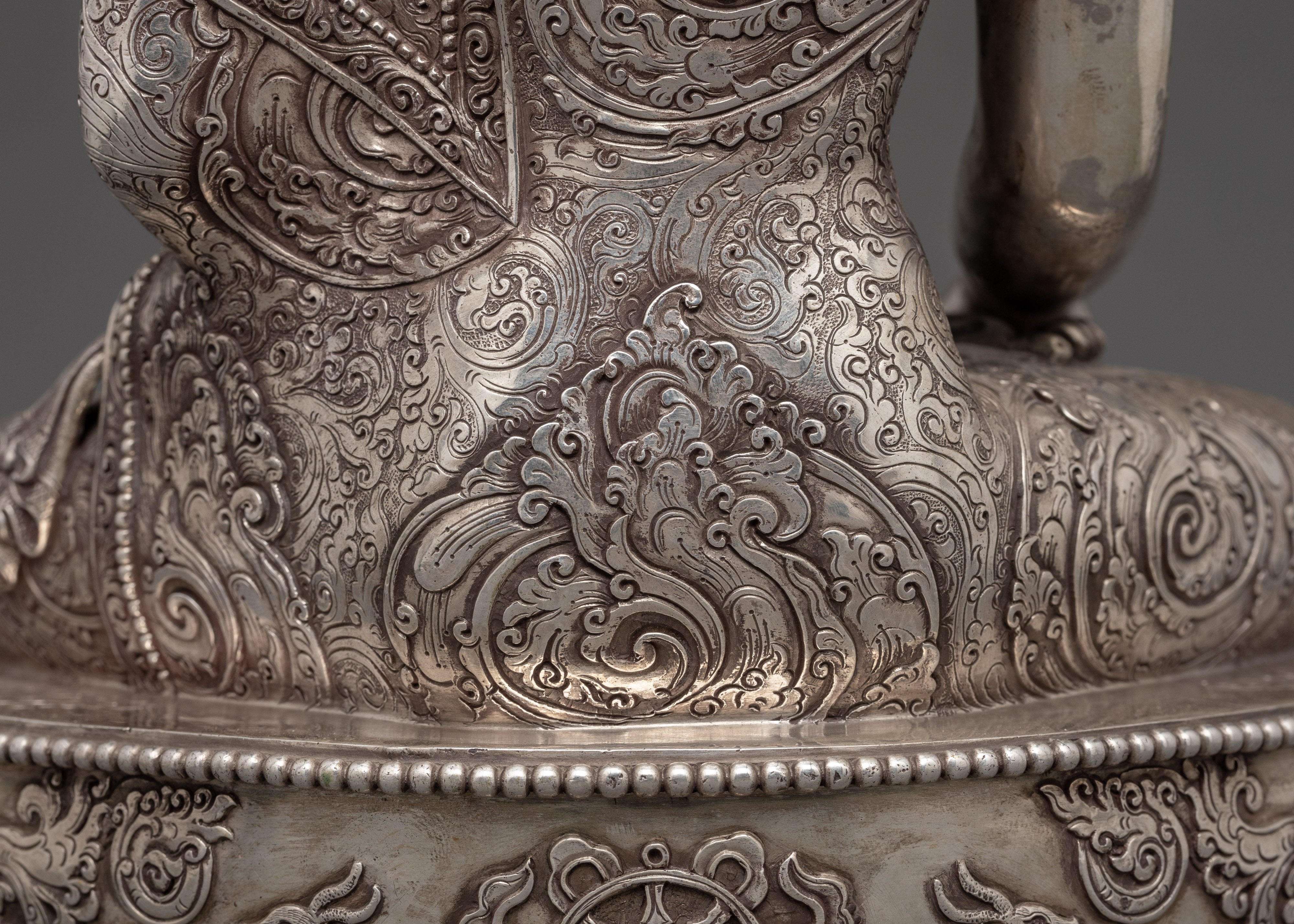 Traditional Buddhist Statue of Shakyamuni Buddha | The World-Honored One