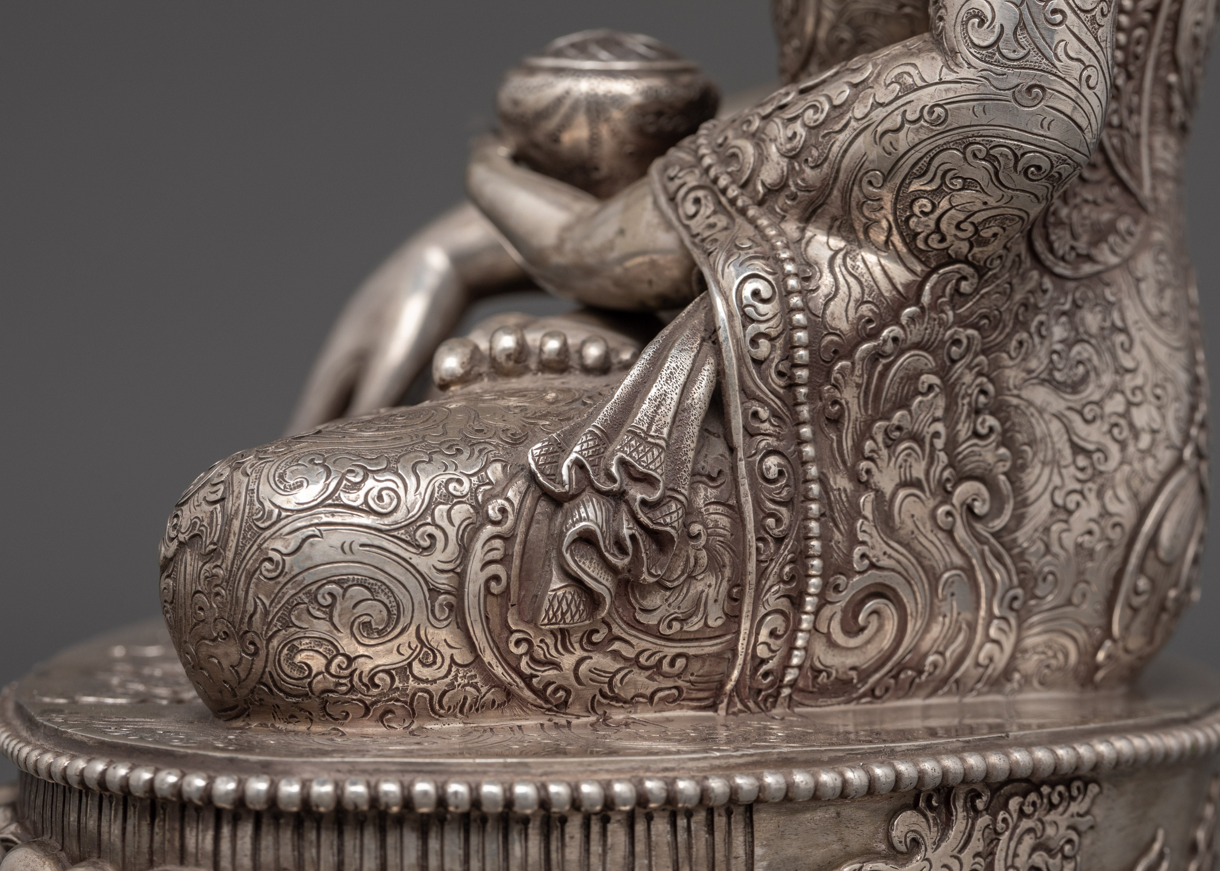 Traditional Buddhist Statue of Shakyamuni Buddha | The World-Honored One