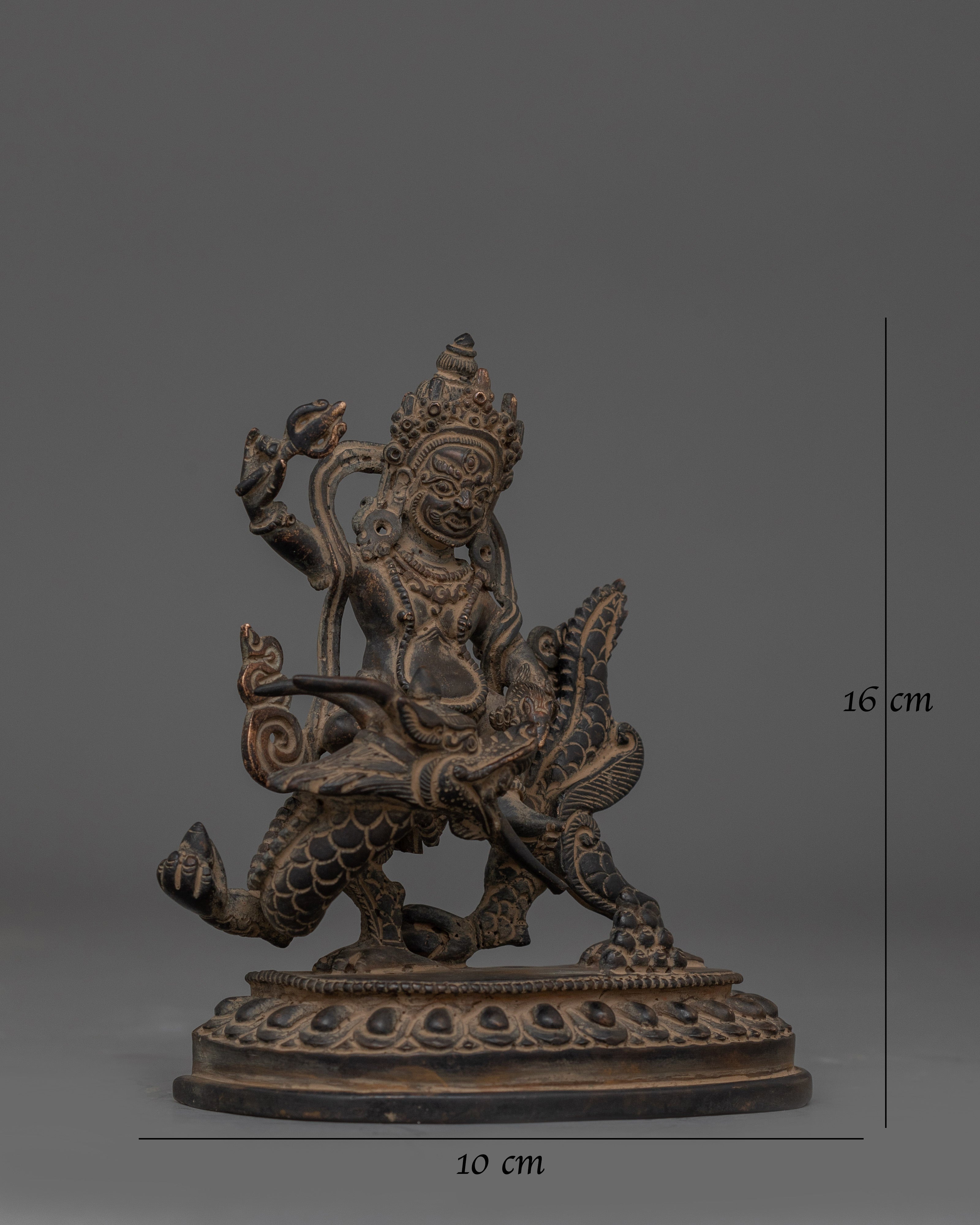 sculpture-of-white-dzambhala