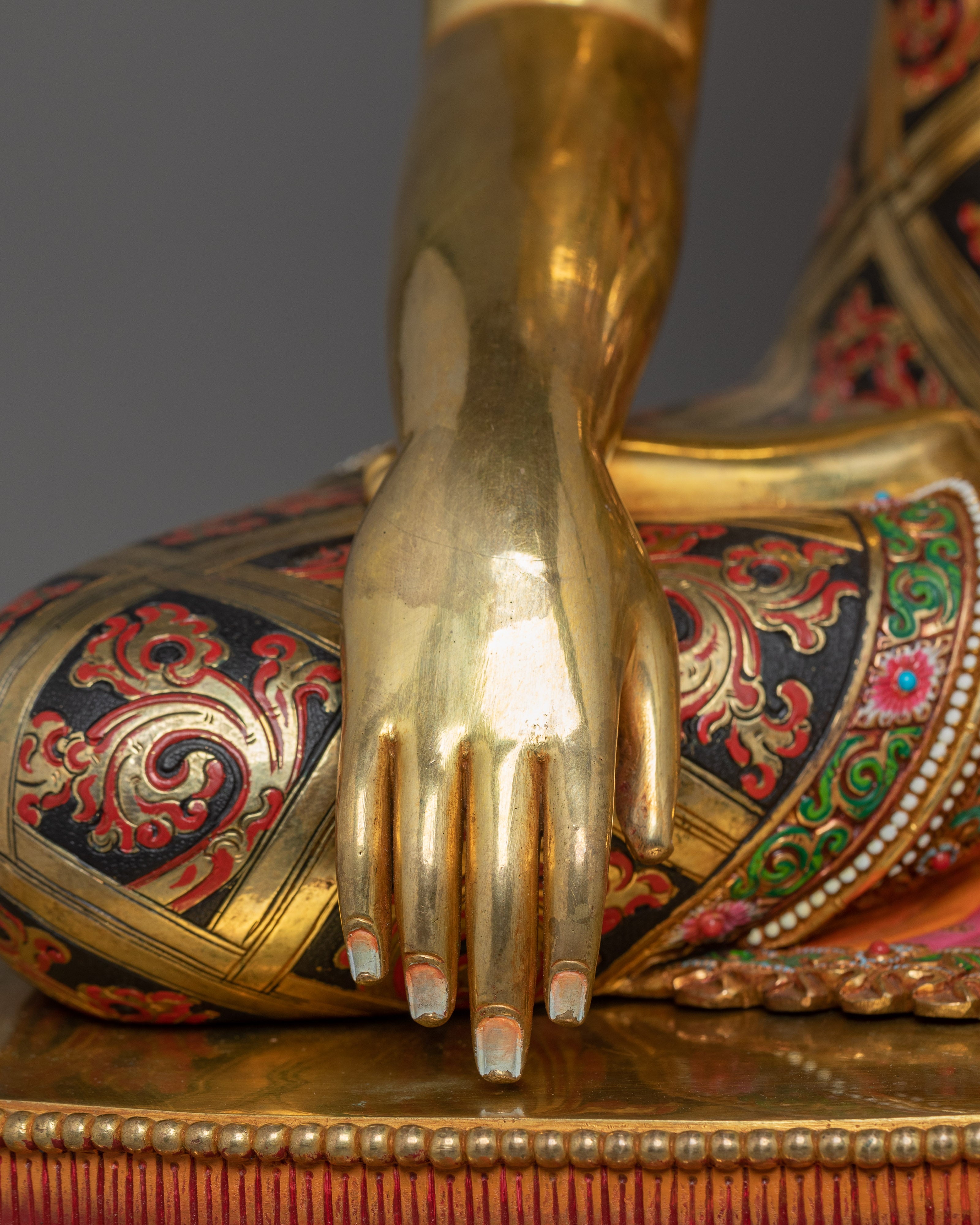 Traditional Figurine of Shakyamuni Buddha | The Buddha of Wisdom and Compassion