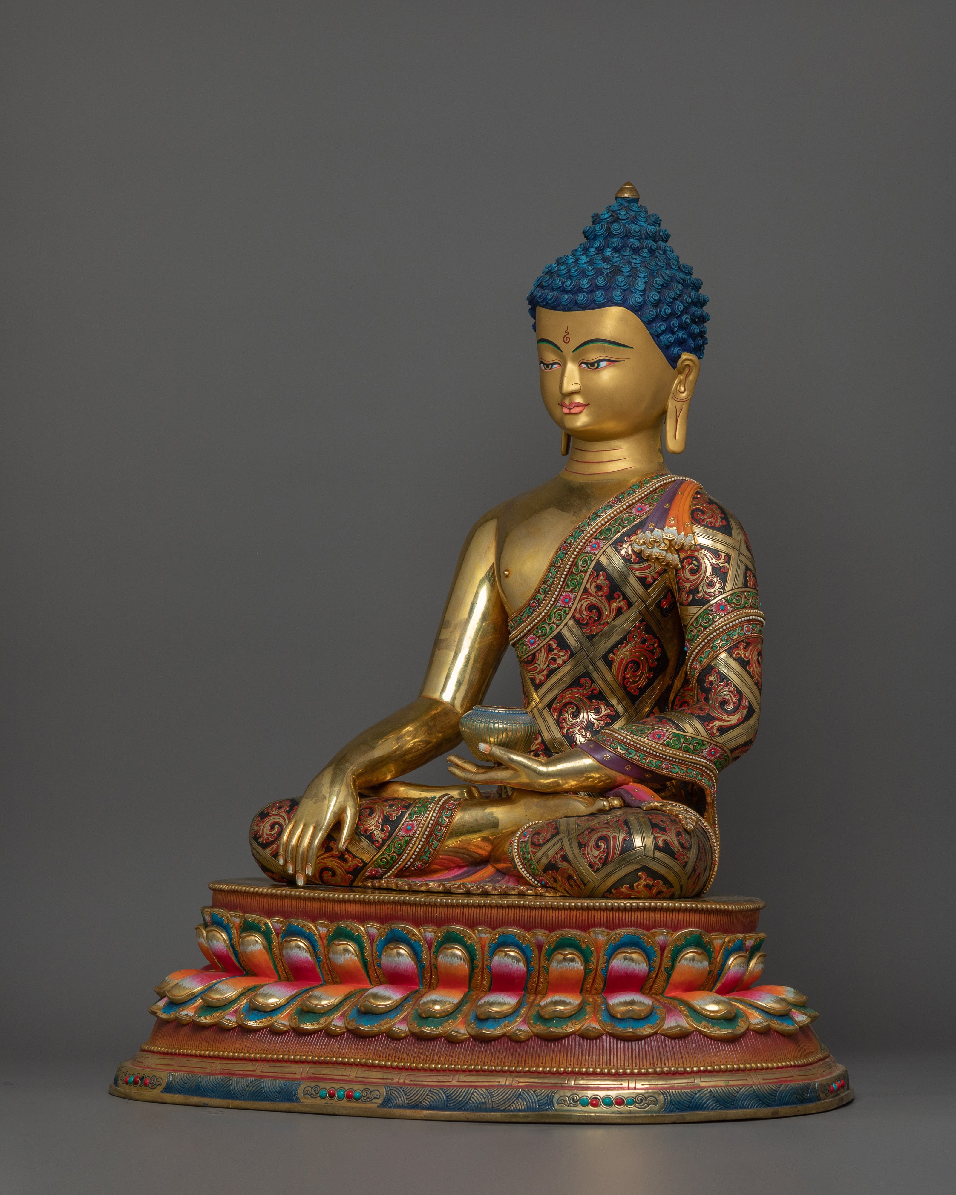Traditional Figurine of Shakyamuni Buddha | The Buddha of Wisdom and Compassion