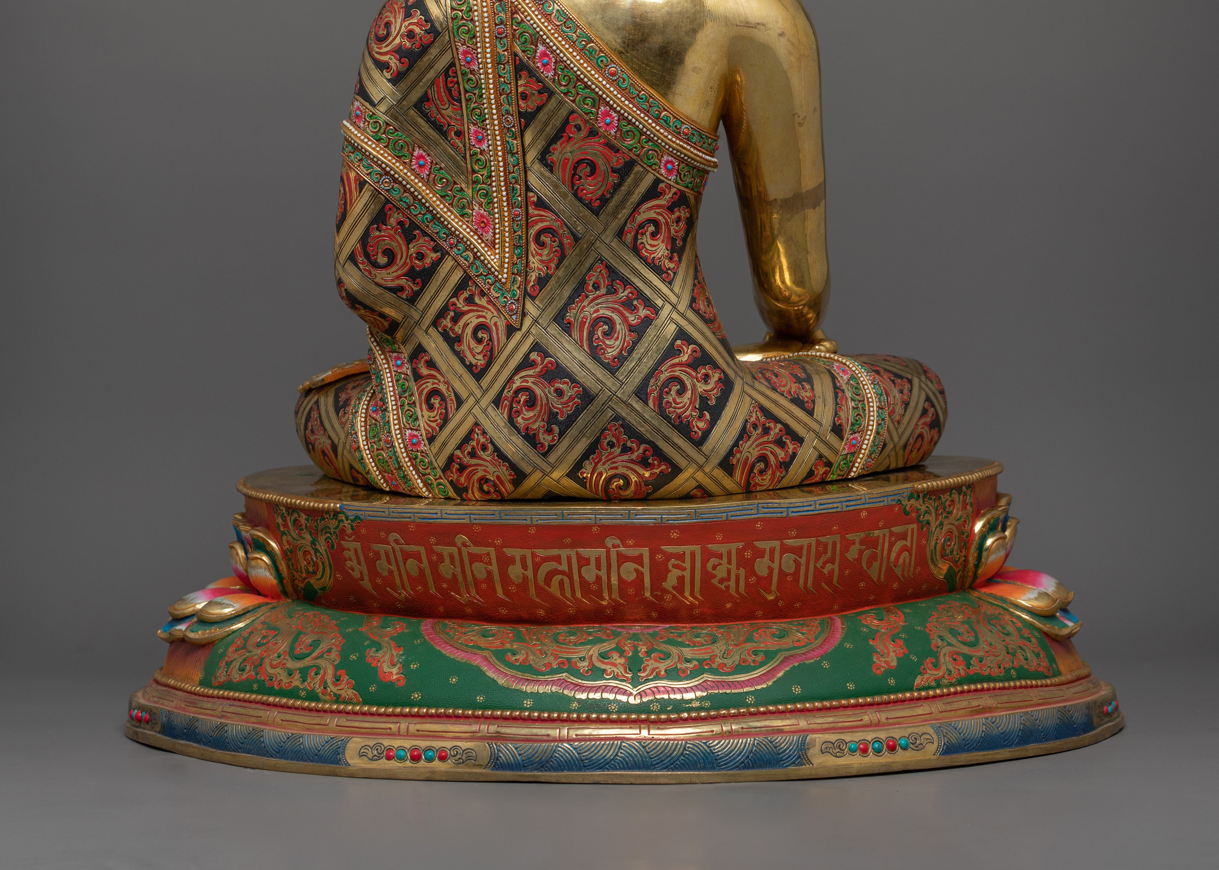 Traditional Figurine of Shakyamuni Buddha | The Buddha of Wisdom and Compassion
