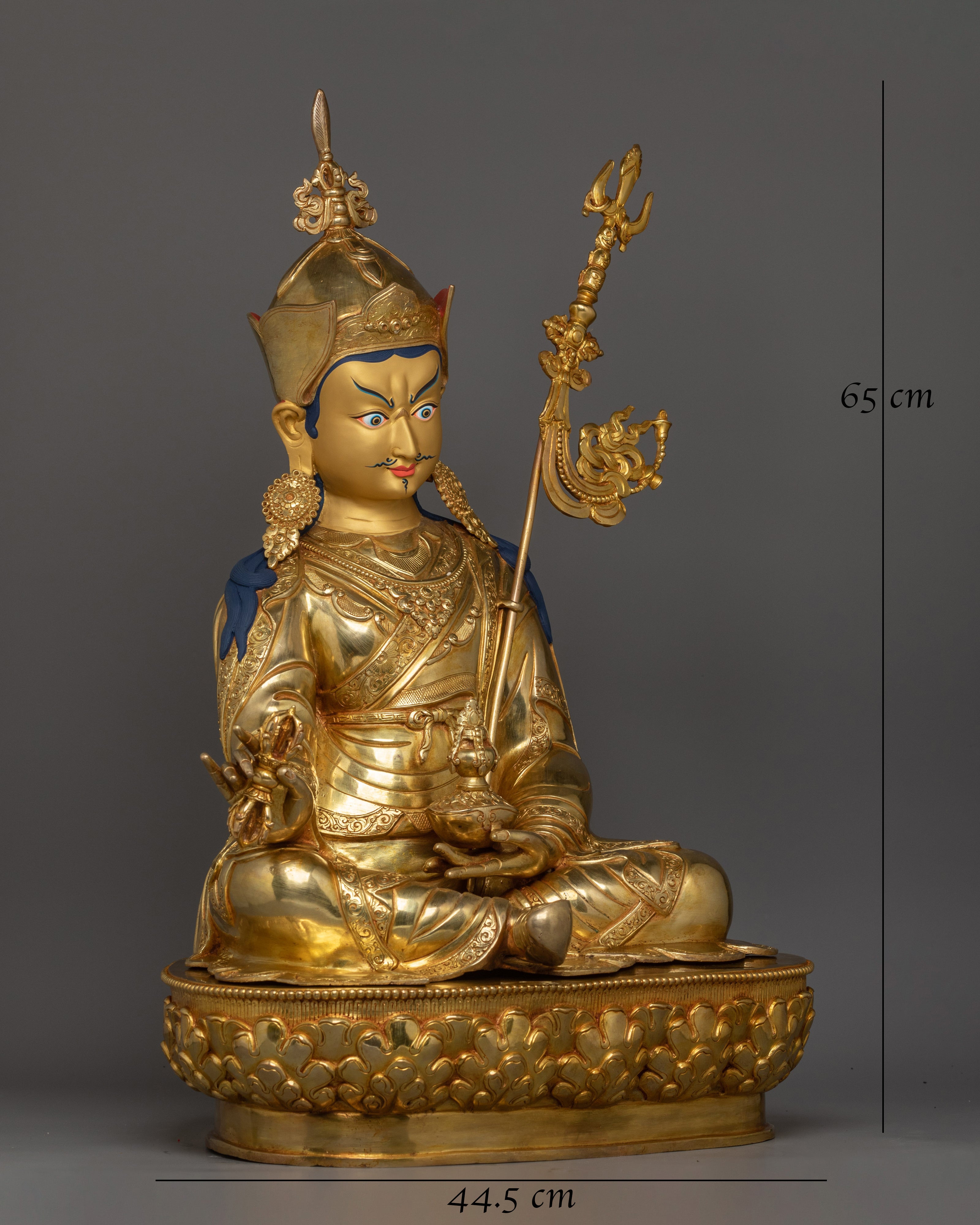 traditional-figurine-of-guru-rinpoche