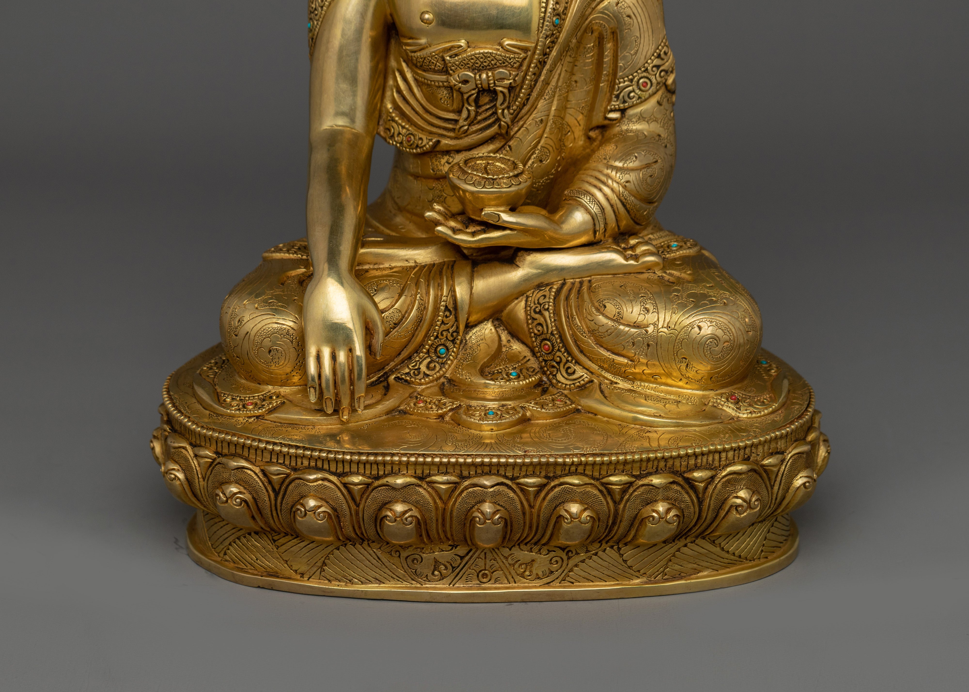 Buddhist Deity Shakyamuni Buddha | First Buddha of Enlightenment
