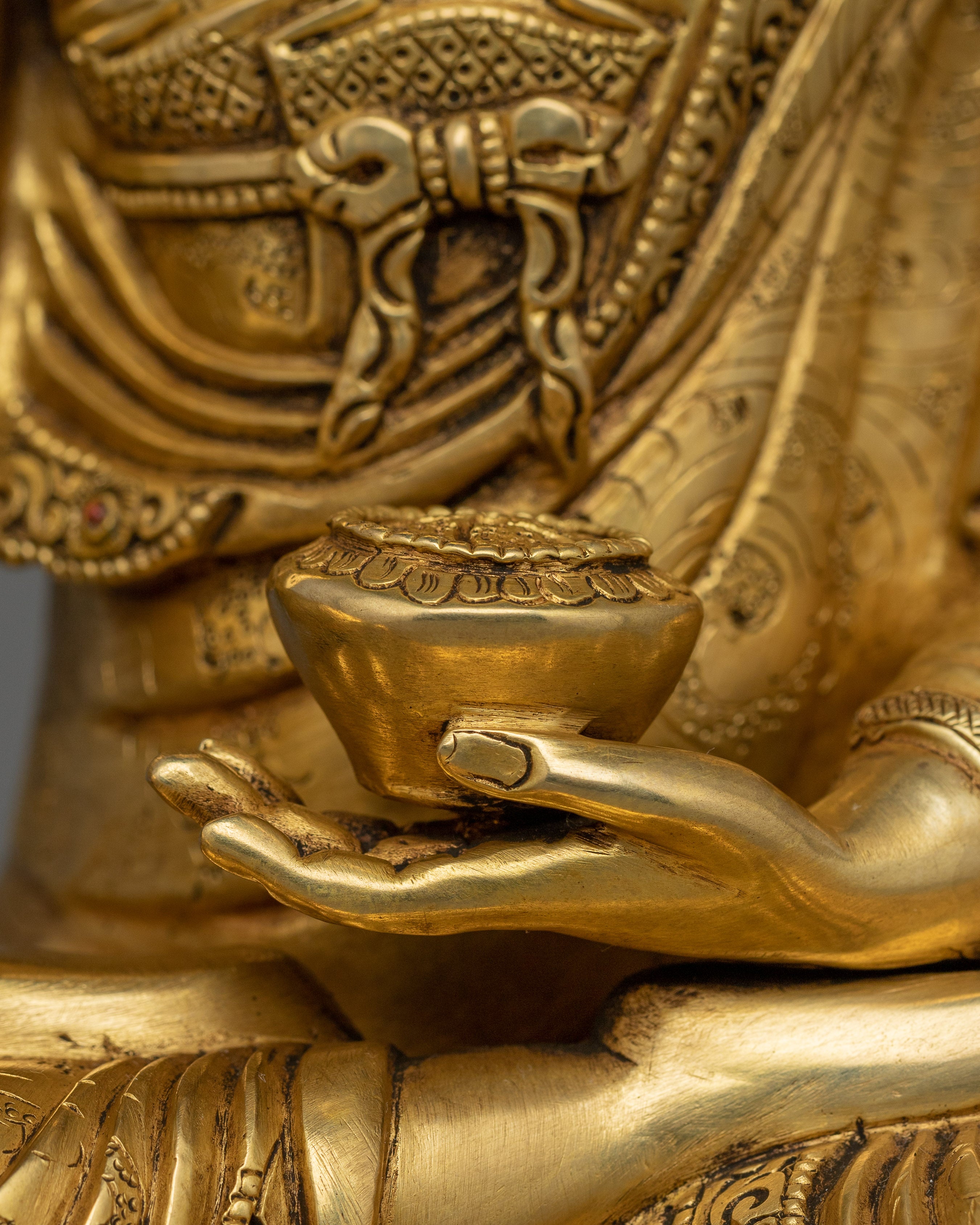 Buddhist Deity Shakyamuni Buddha | First Buddha of Enlightenment