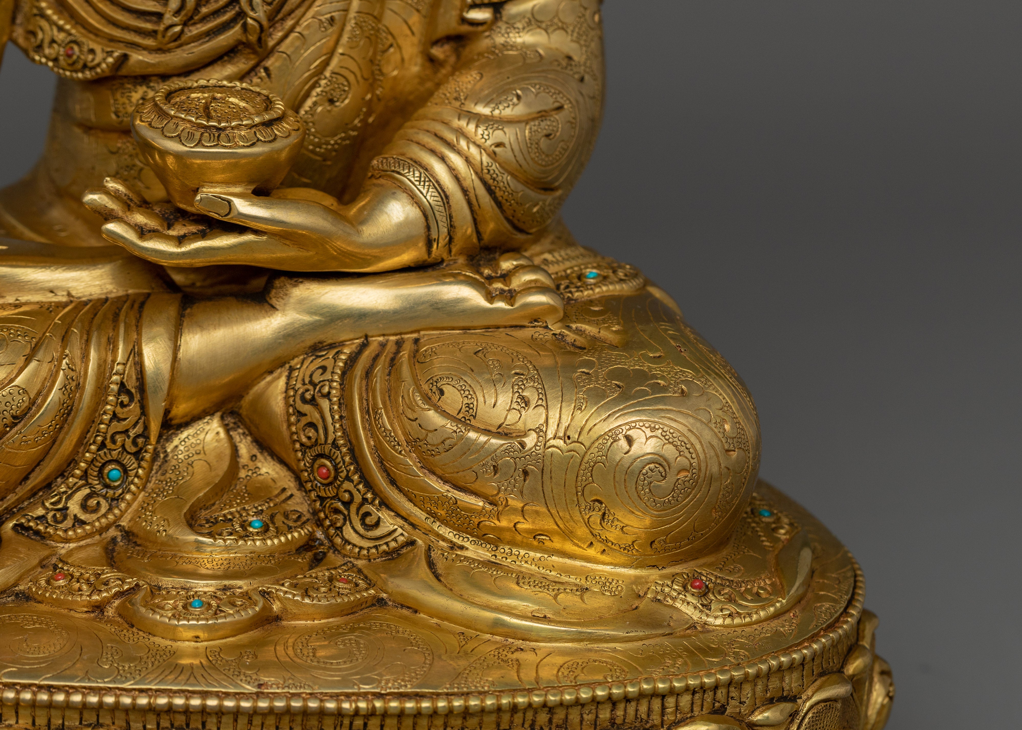 Buddhist Deity Shakyamuni Buddha | First Buddha of Enlightenment