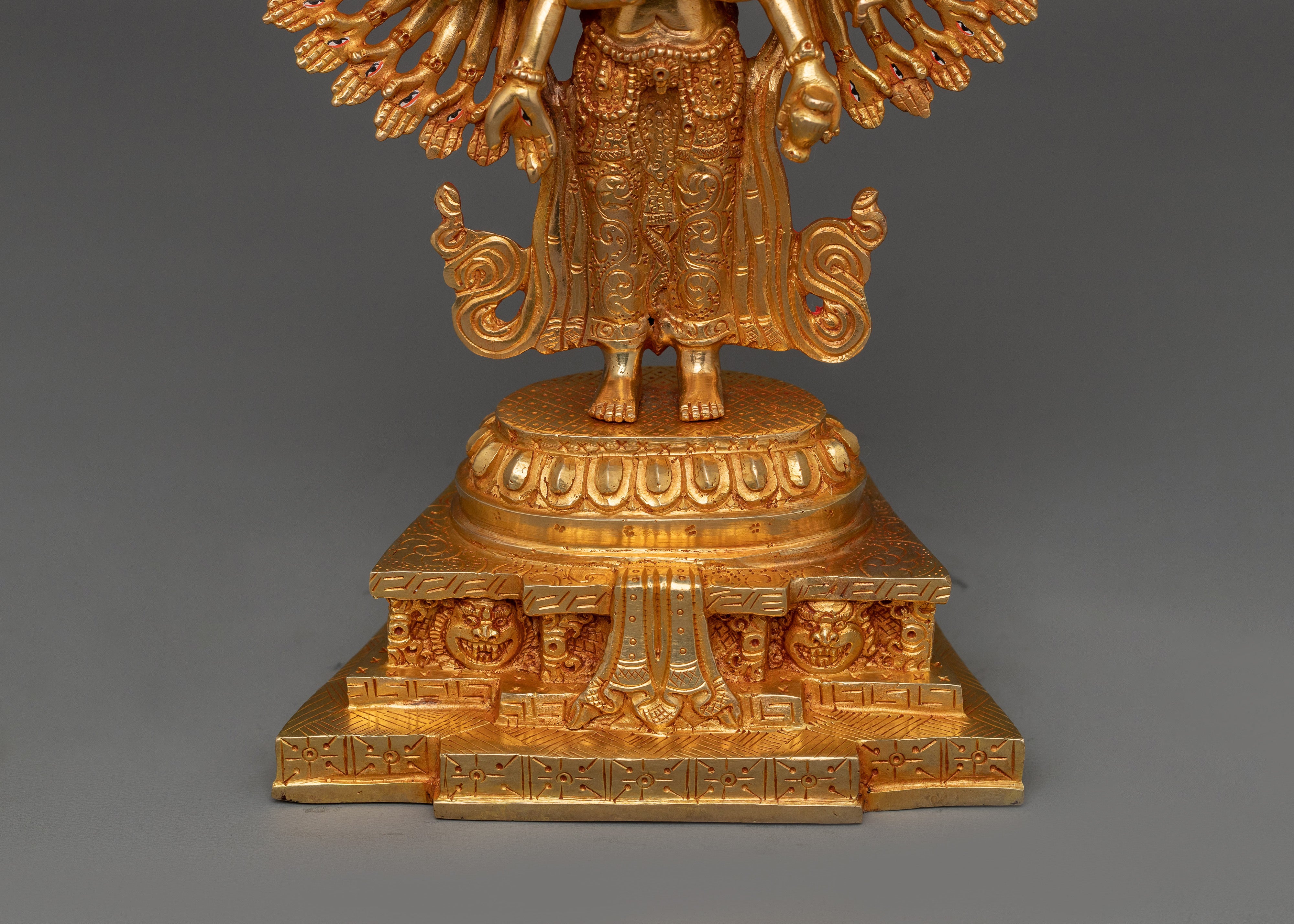 Buddhist Deity 1000 Armed Chenrezig | Avalokiteshvara