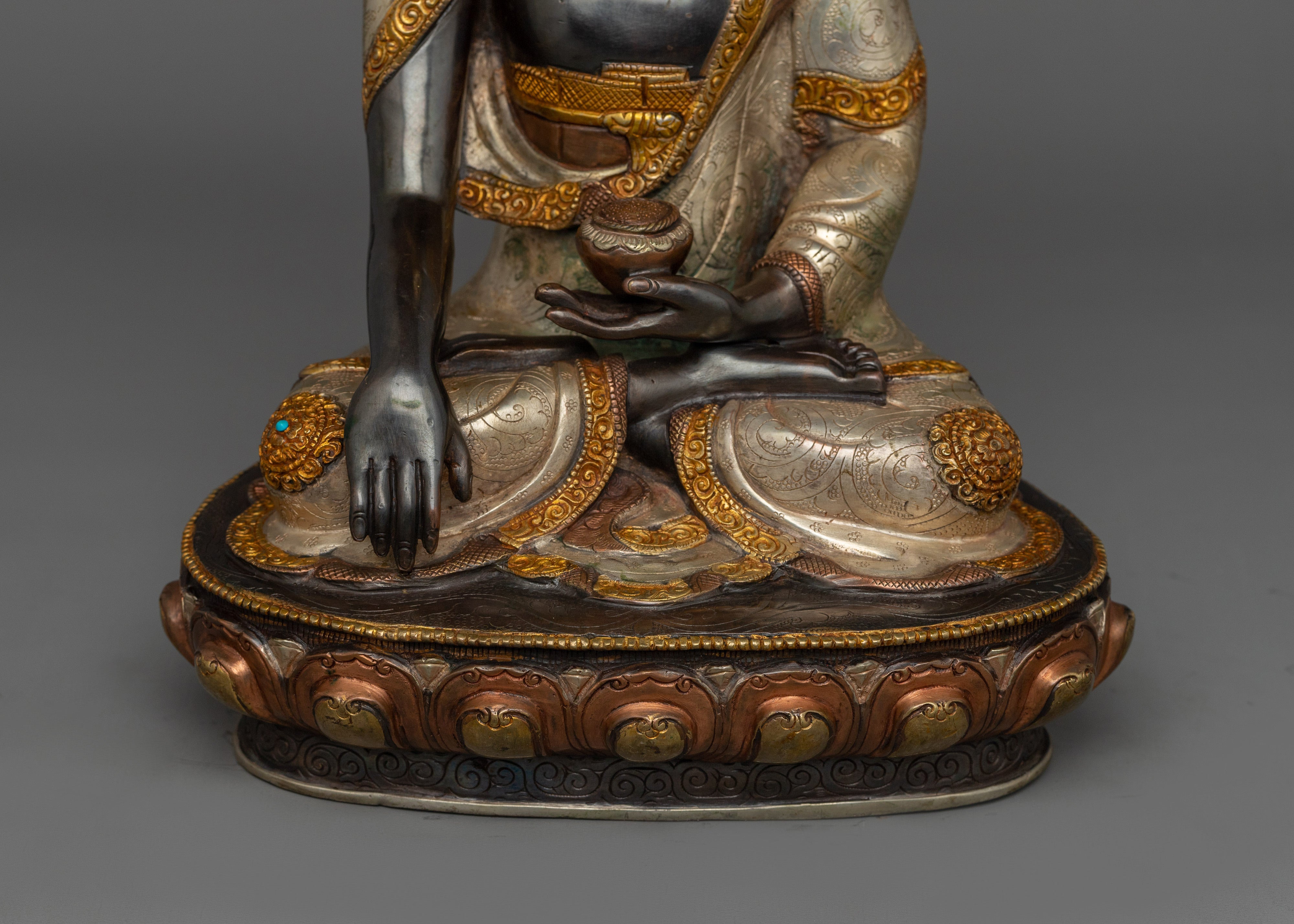 Sacred Figurine of Shakyamuni Buddha | Founder of the Path to Liberation