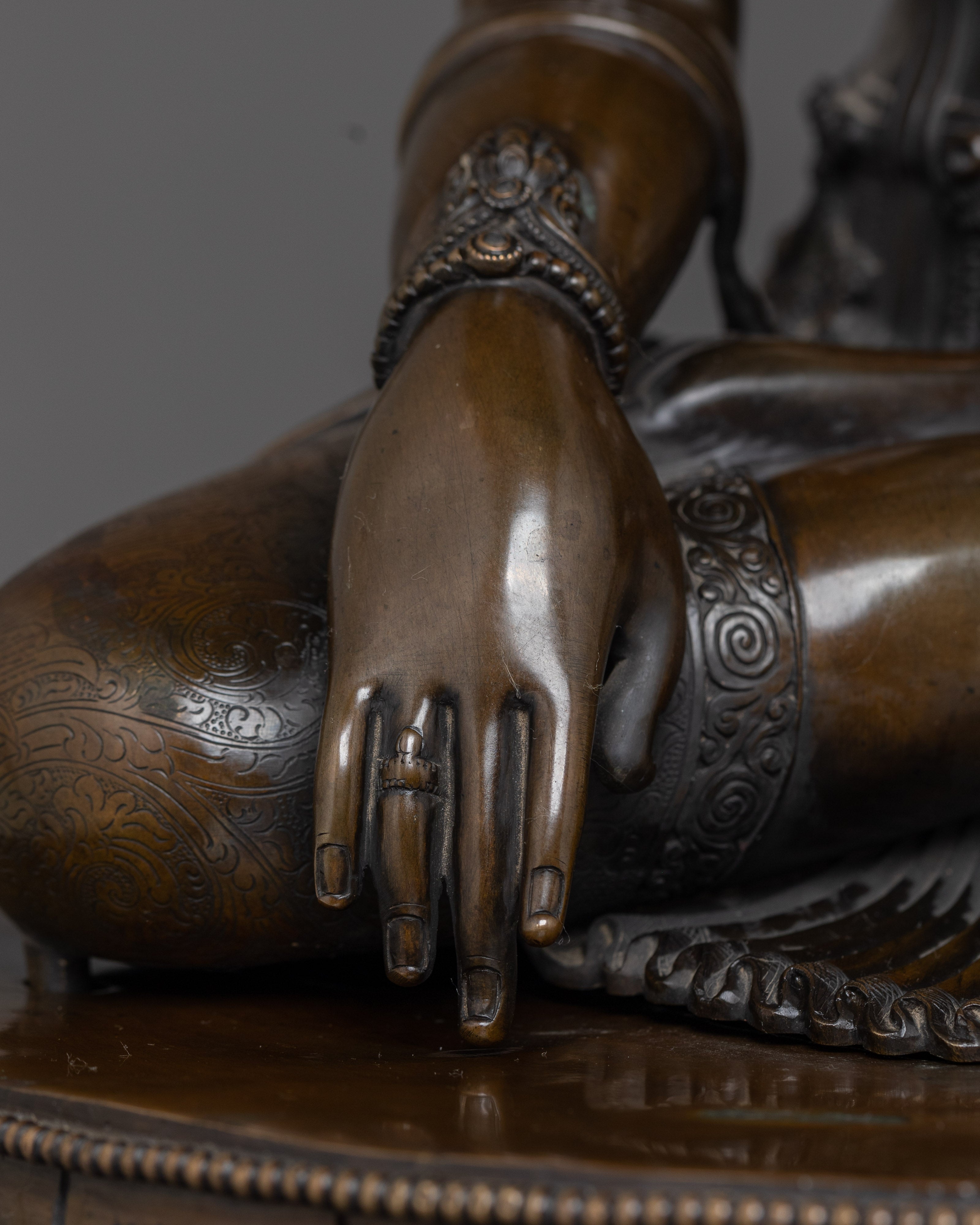 Figurine of Shakyamuni Buddha with Crown | Embodiment of Wisdom and Peace