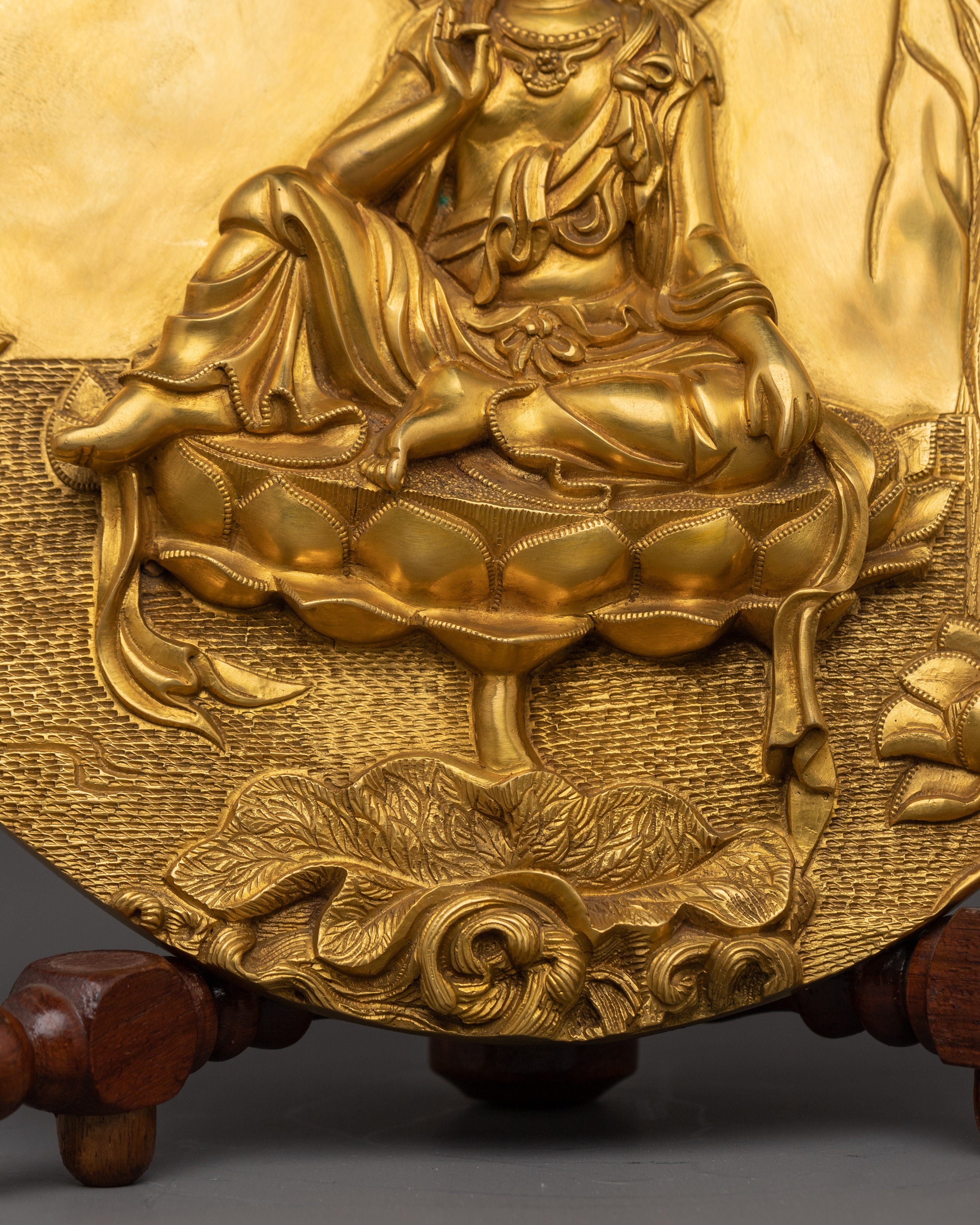 Oval Guanyin Sculpture | Oval of Compassion