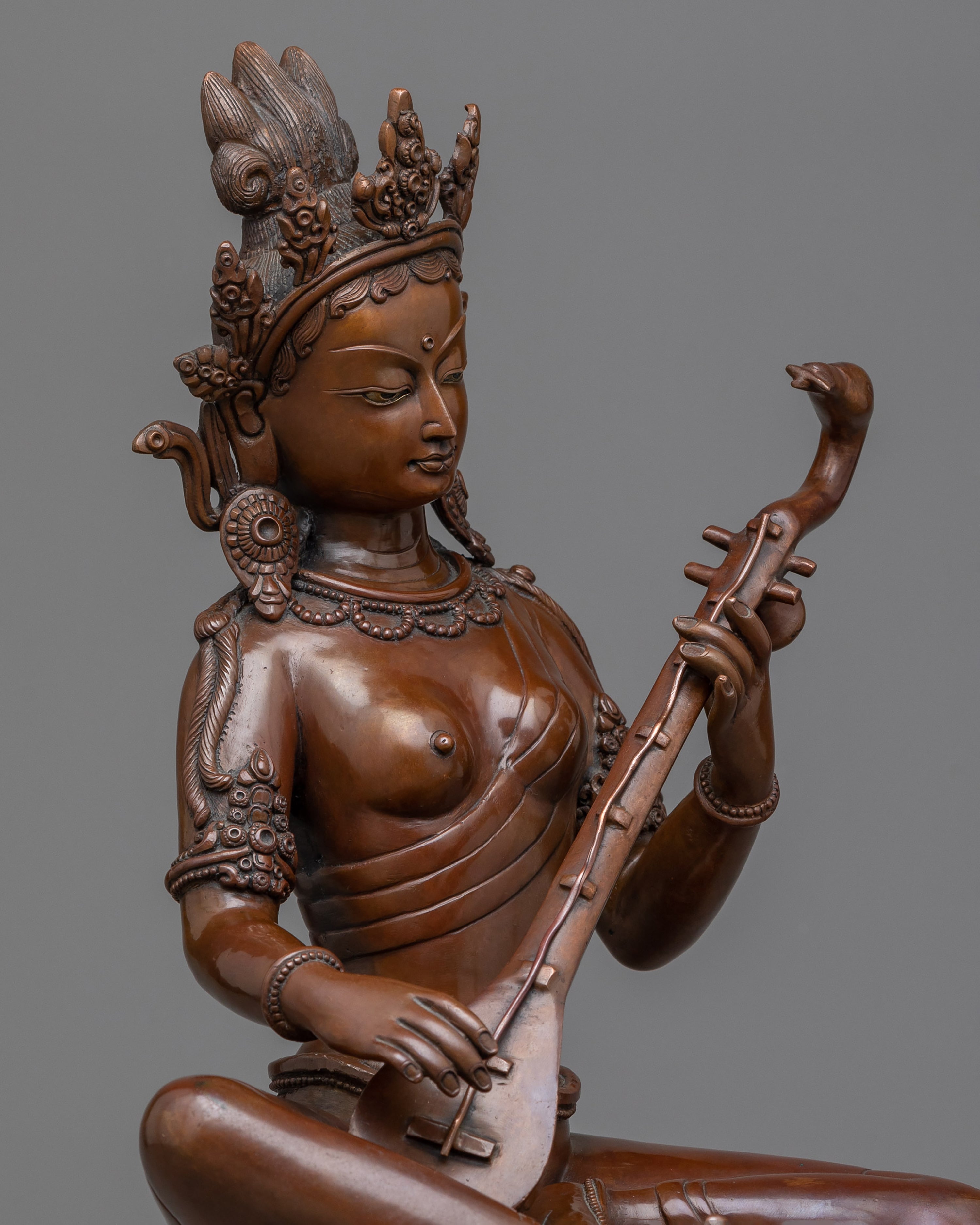 saraswati-goddess-statue