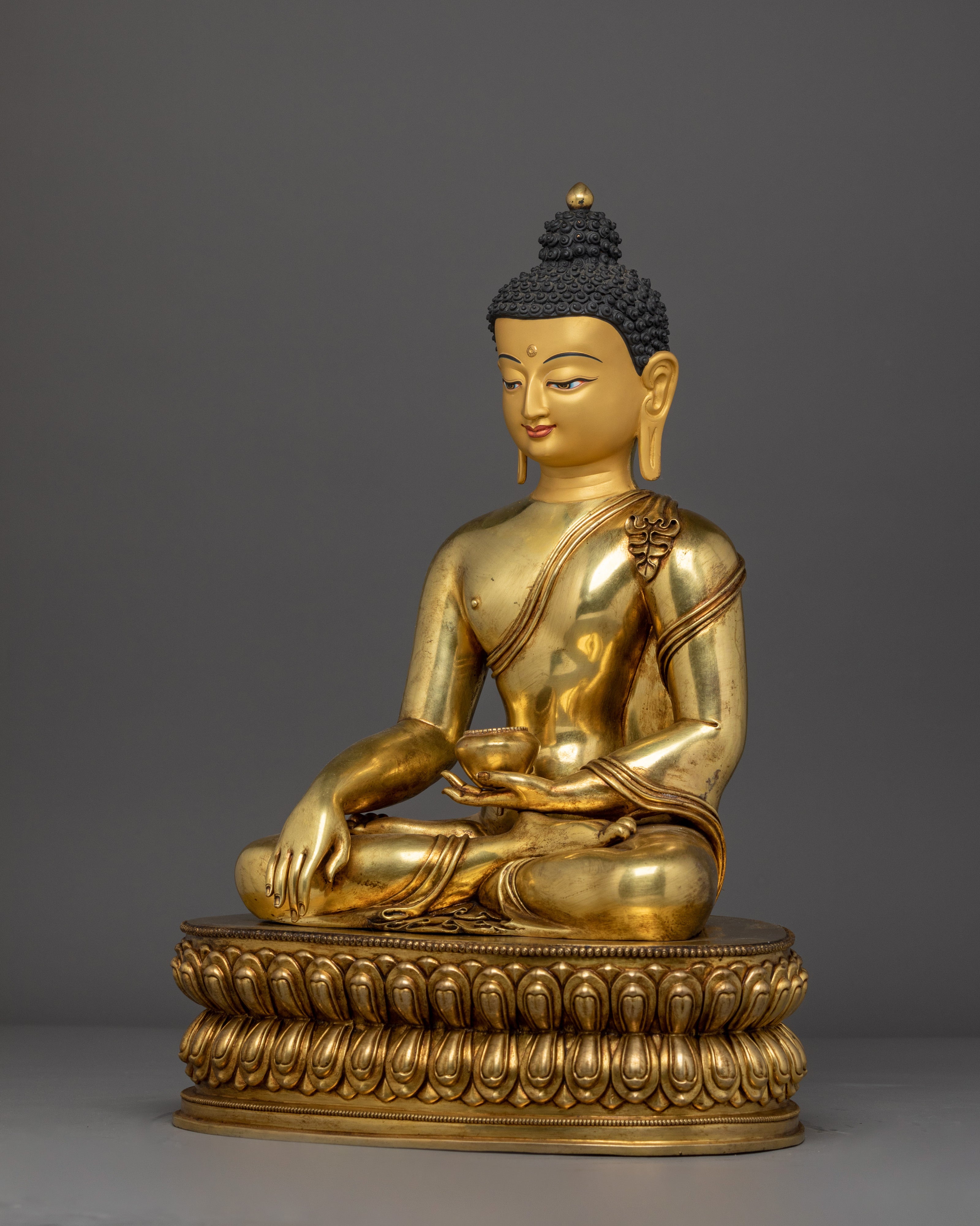Sculpture of Historical Buddha Shakyamuni | The Awakened One