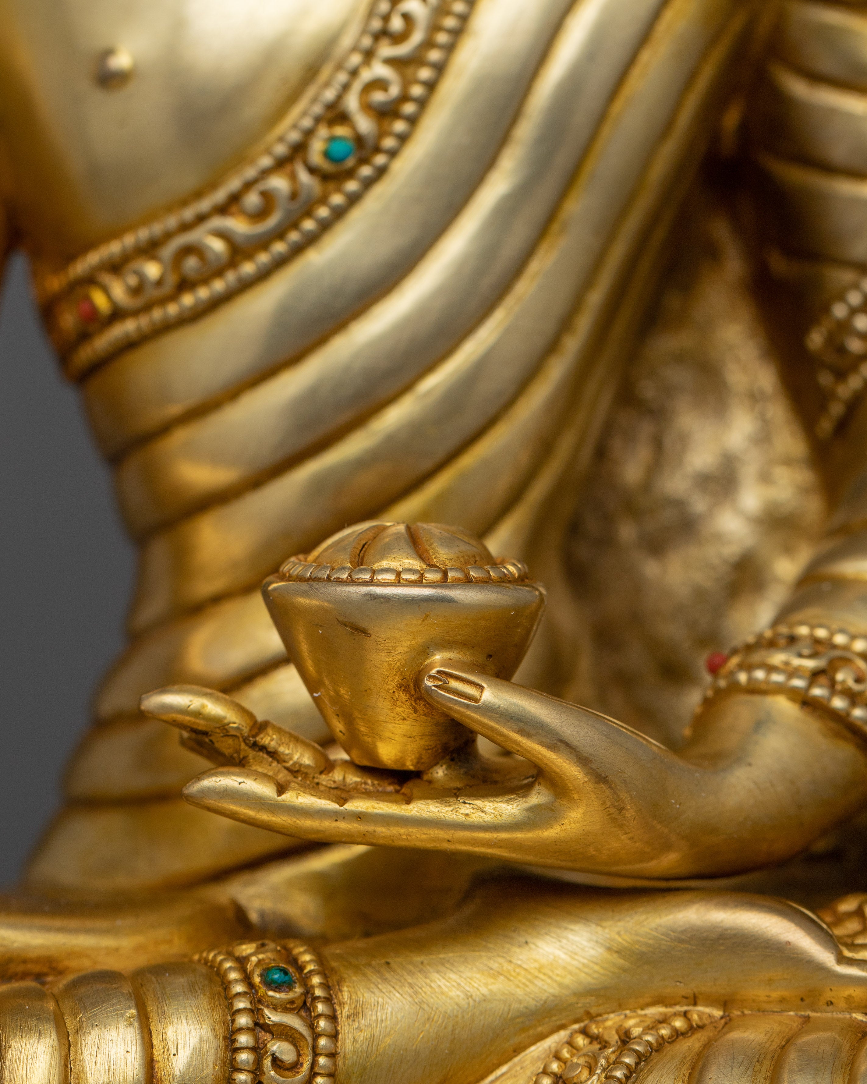 Serene Shakyamuni Buddha Statue | Gautama Buddha - The Enlightened One