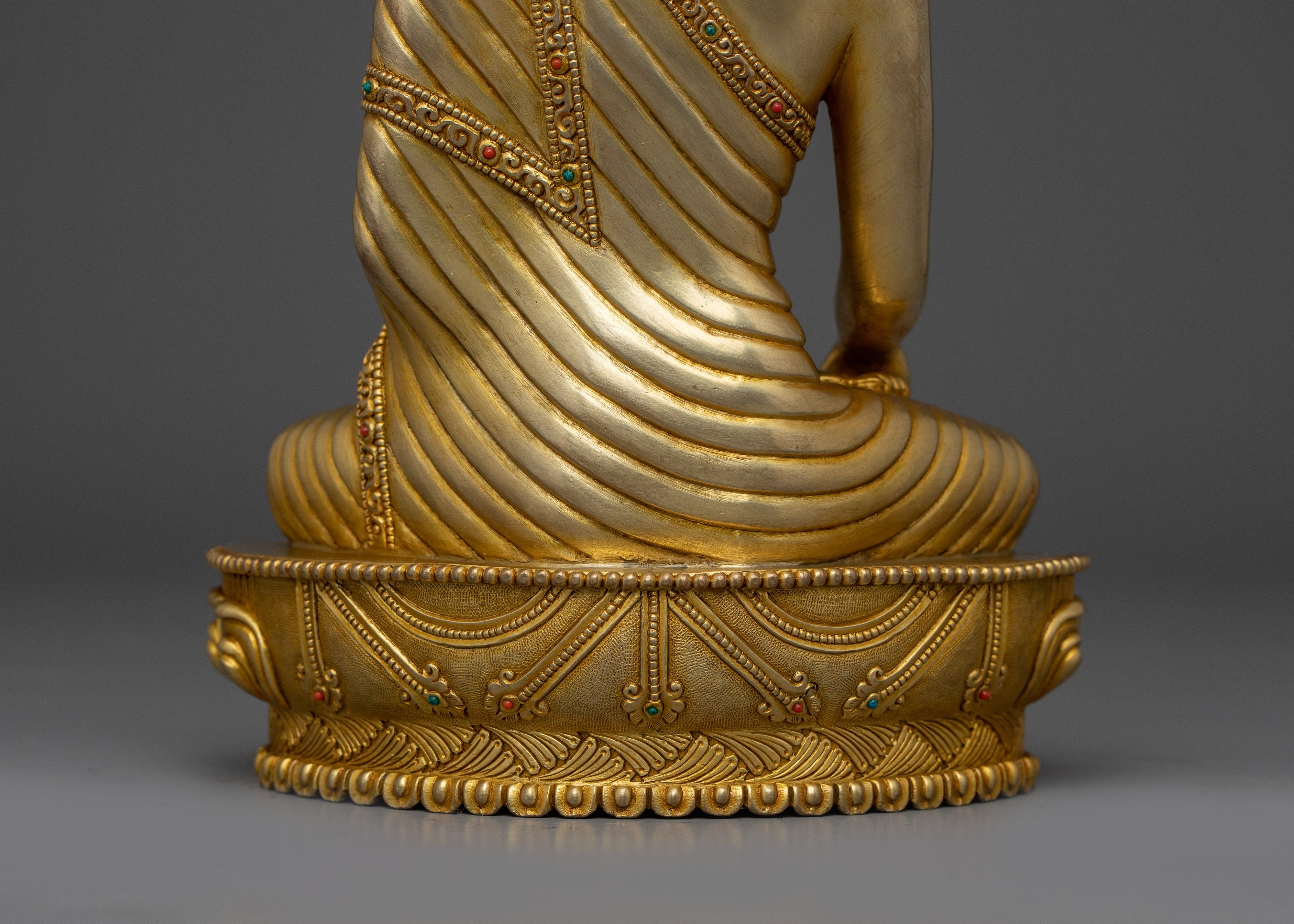 Serene Shakyamuni Buddha Statue | Gautama Buddha - The Enlightened One