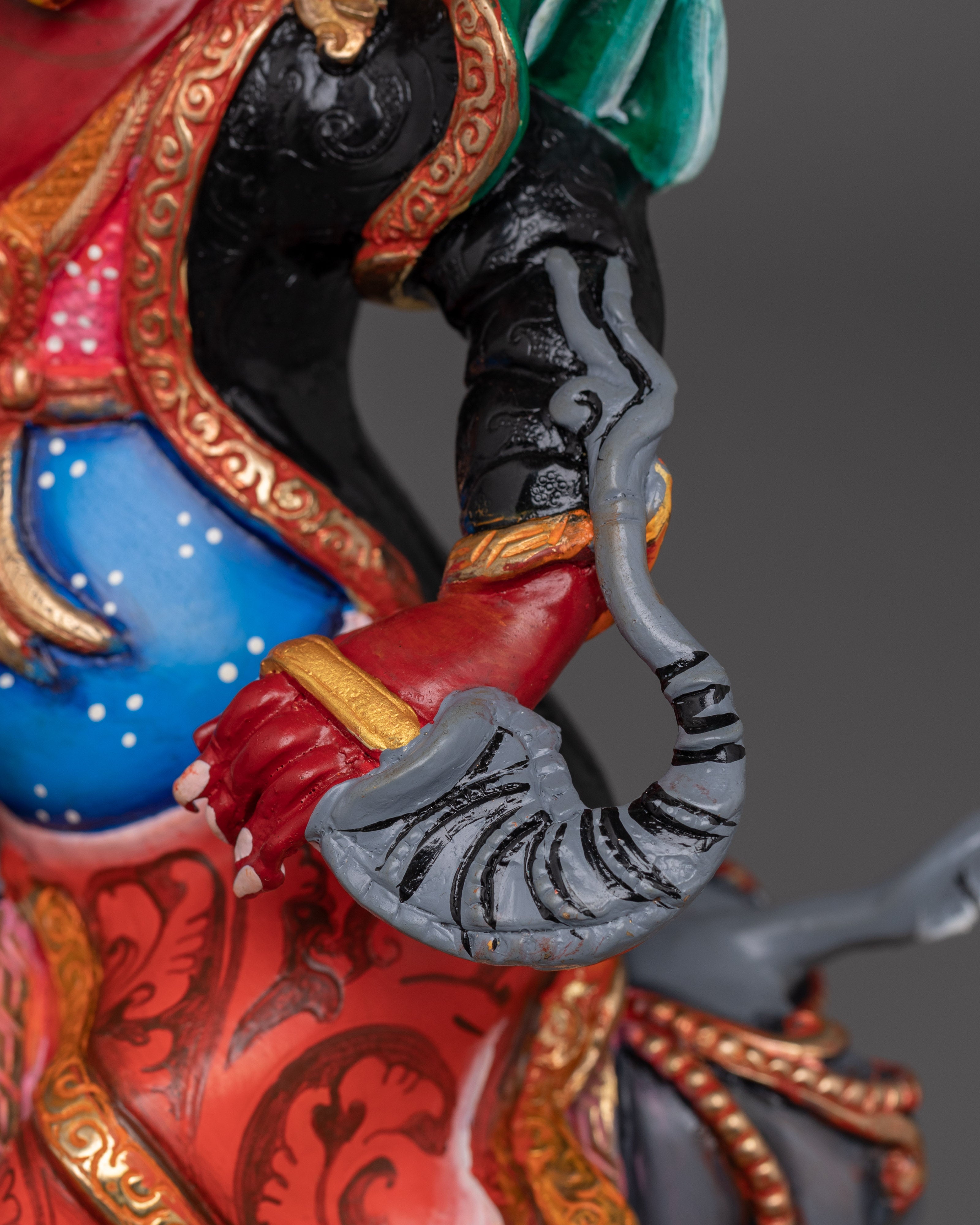 Blacksmith Damchen Garwa Nagpo Statue | Powerful Guardian of Buddhist Teachings