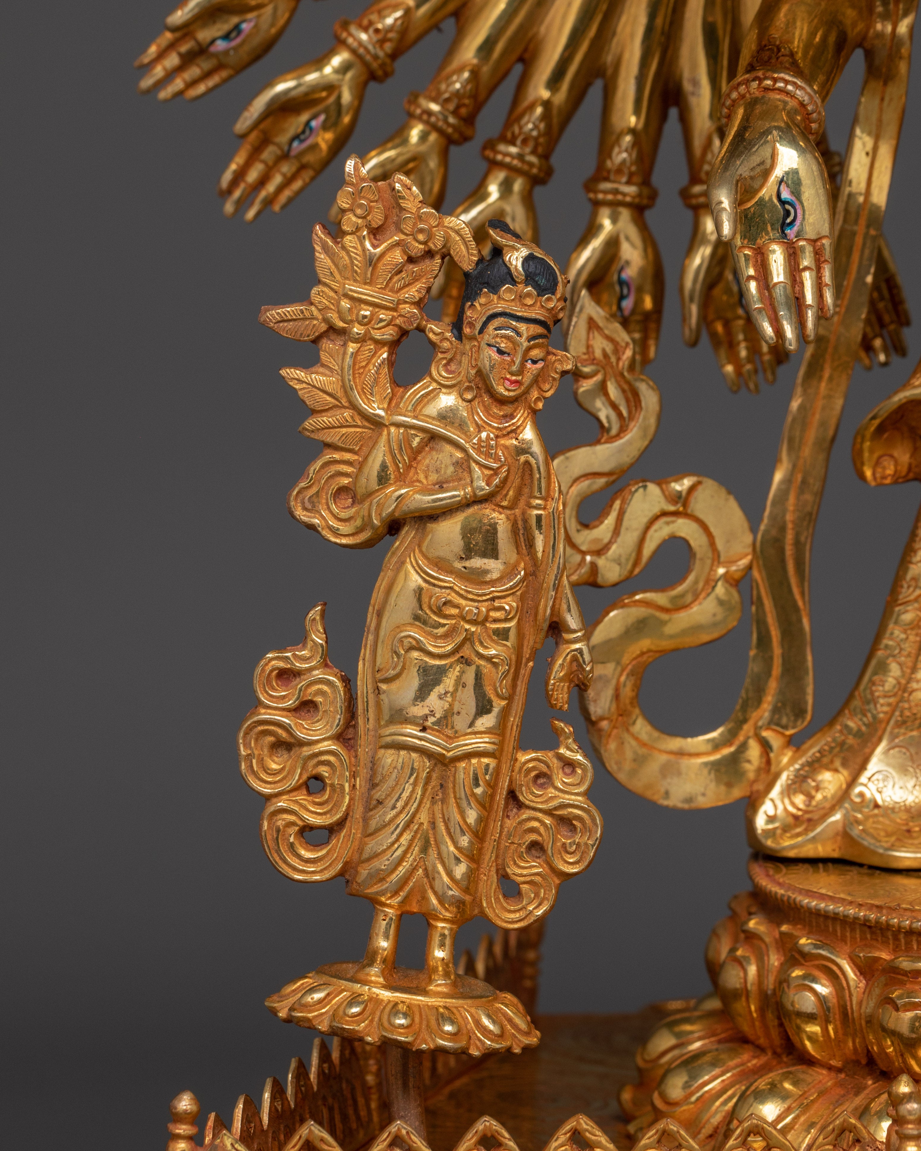 Thousand Armed Chenrezig Figurine | Avalokiteshvara Statue