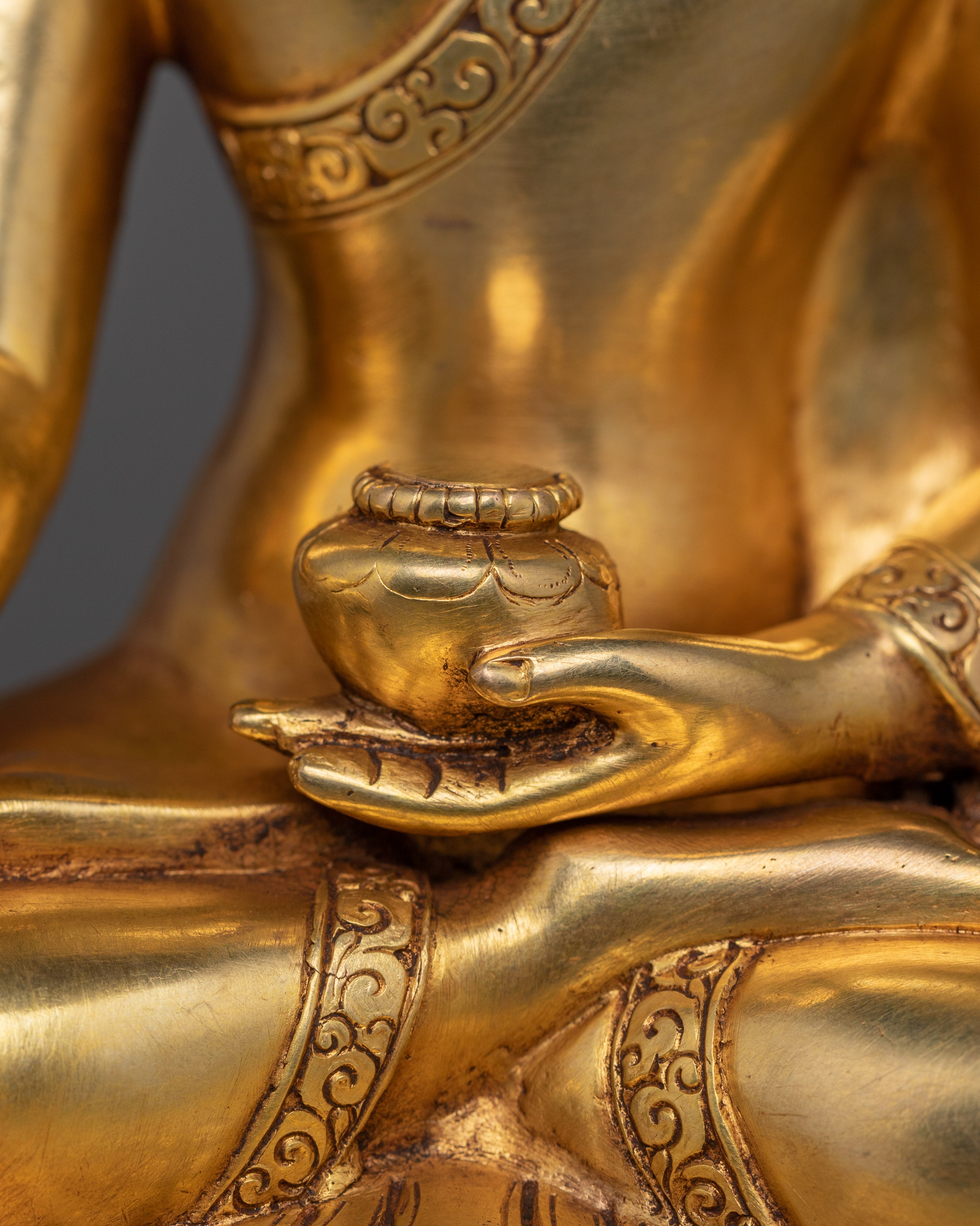 Peaceful Deity Shakyamuni Buddha | Embodiment of Enlightenment and Compassion