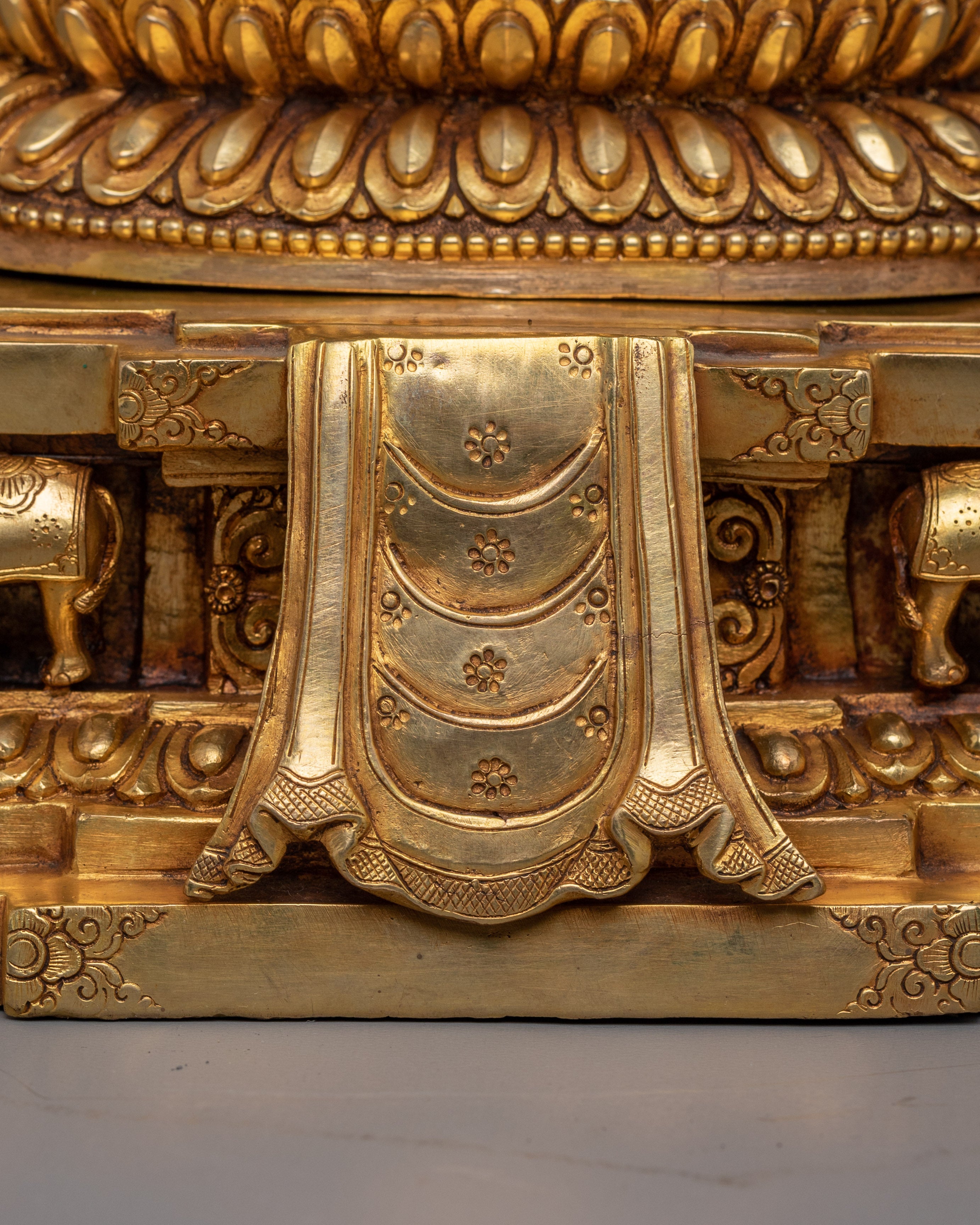 Peaceful Deity Shakyamuni Buddha | Embodiment of Enlightenment and Compassion