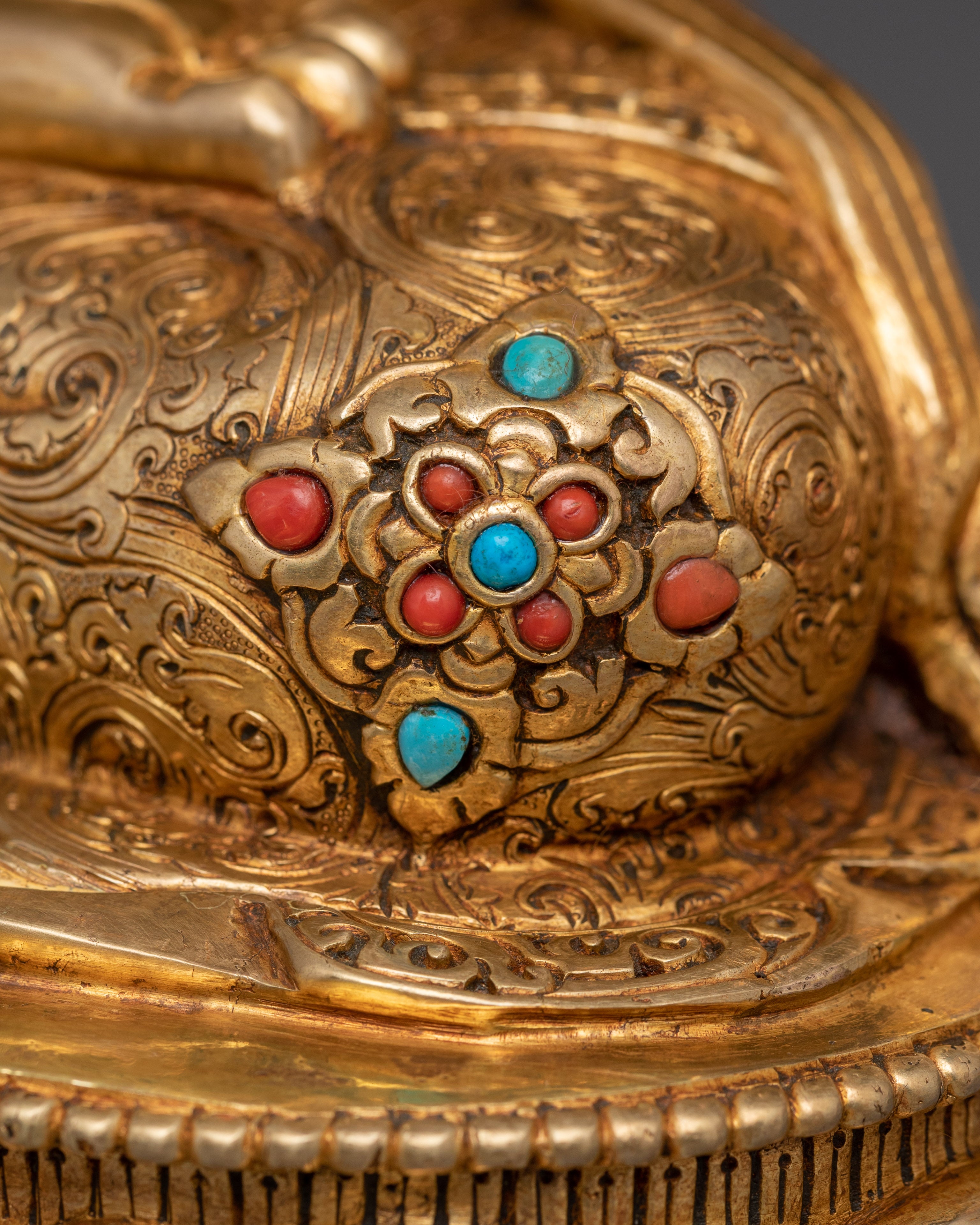 Graceful Chenrezig Statue | Avalokiteshvara - Compassionate Bodhisattva