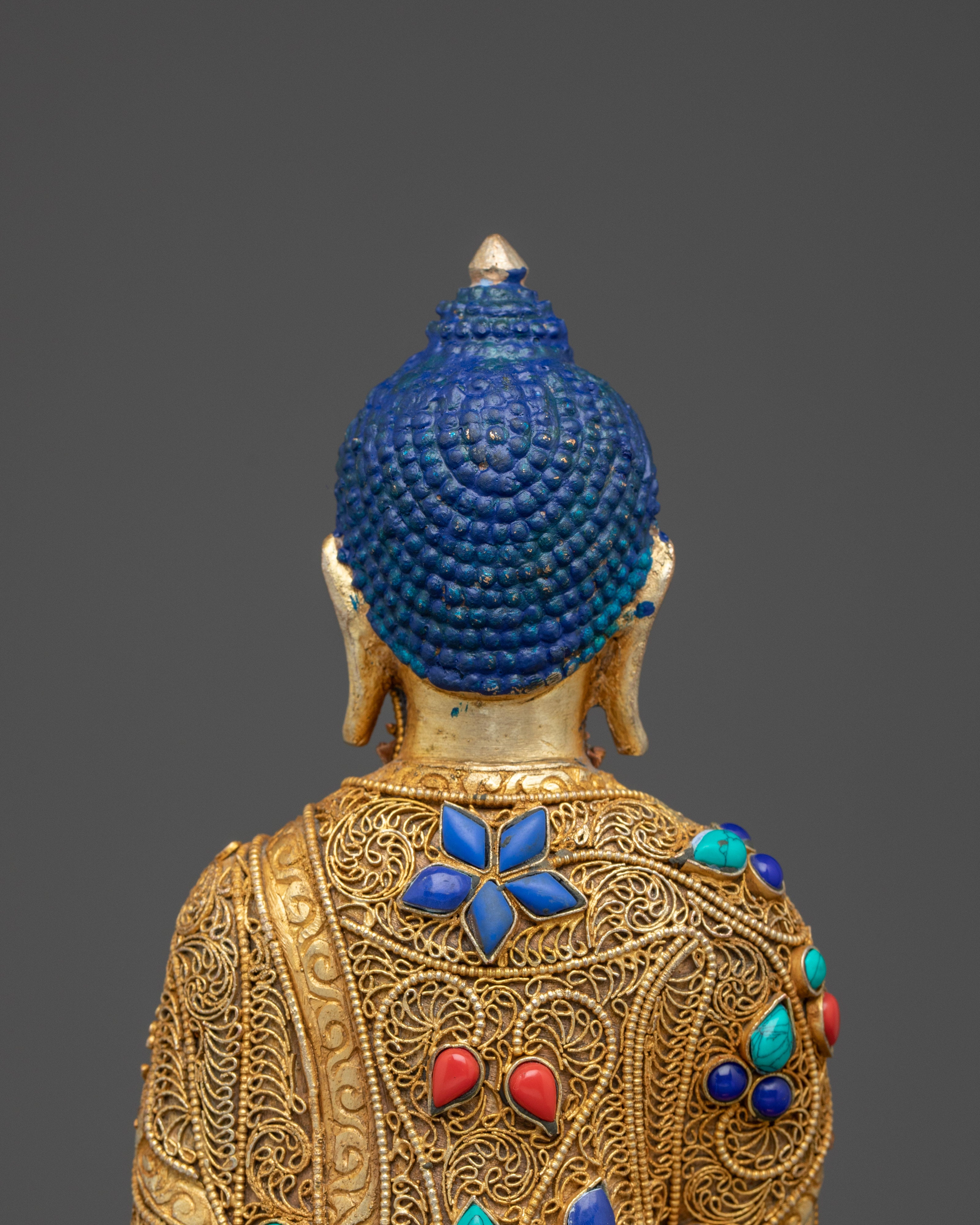 Statue of Shakyamuni Buddha on throne | Beautiful Throne