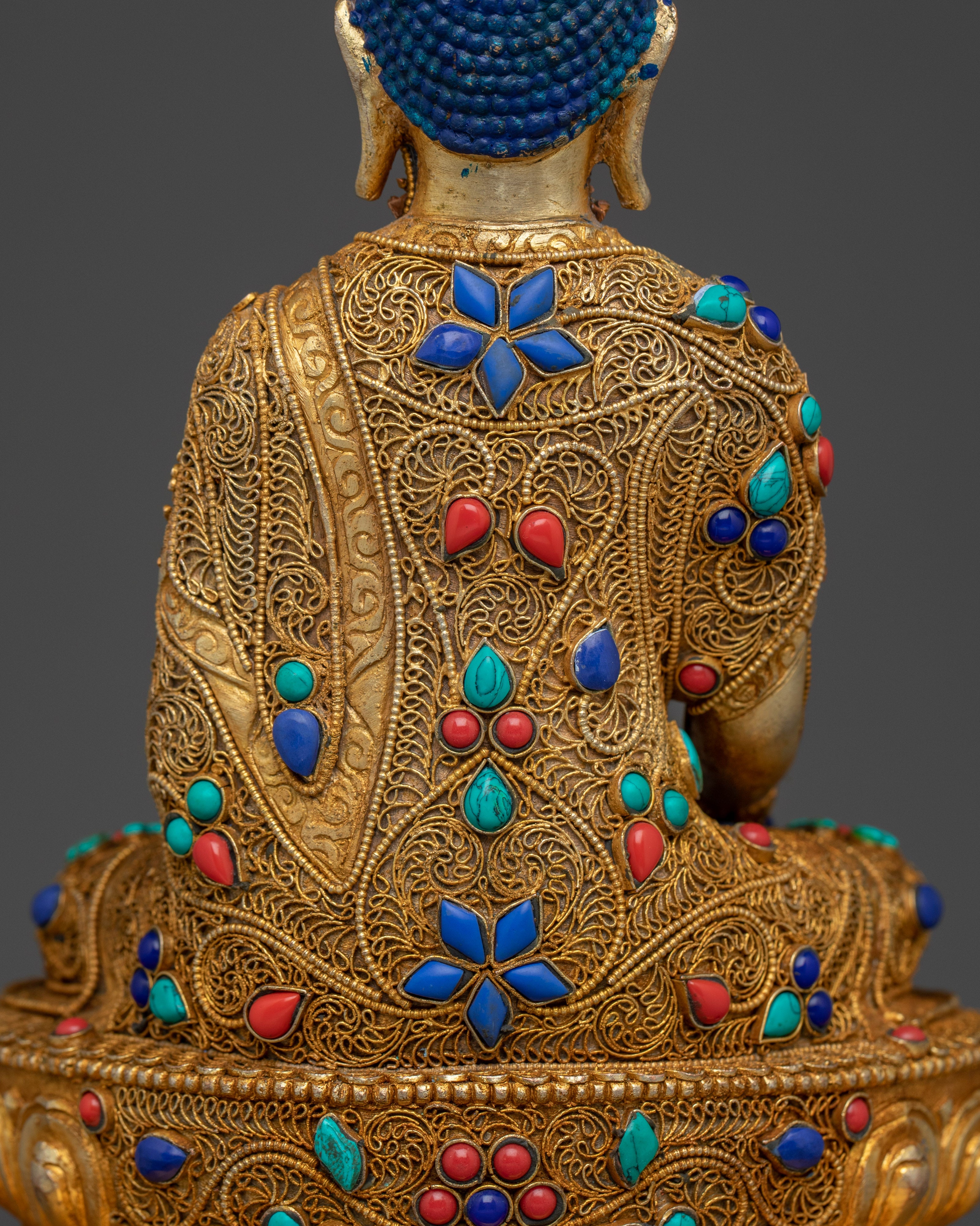 Statue of Shakyamuni Buddha on throne | Beautiful Throne