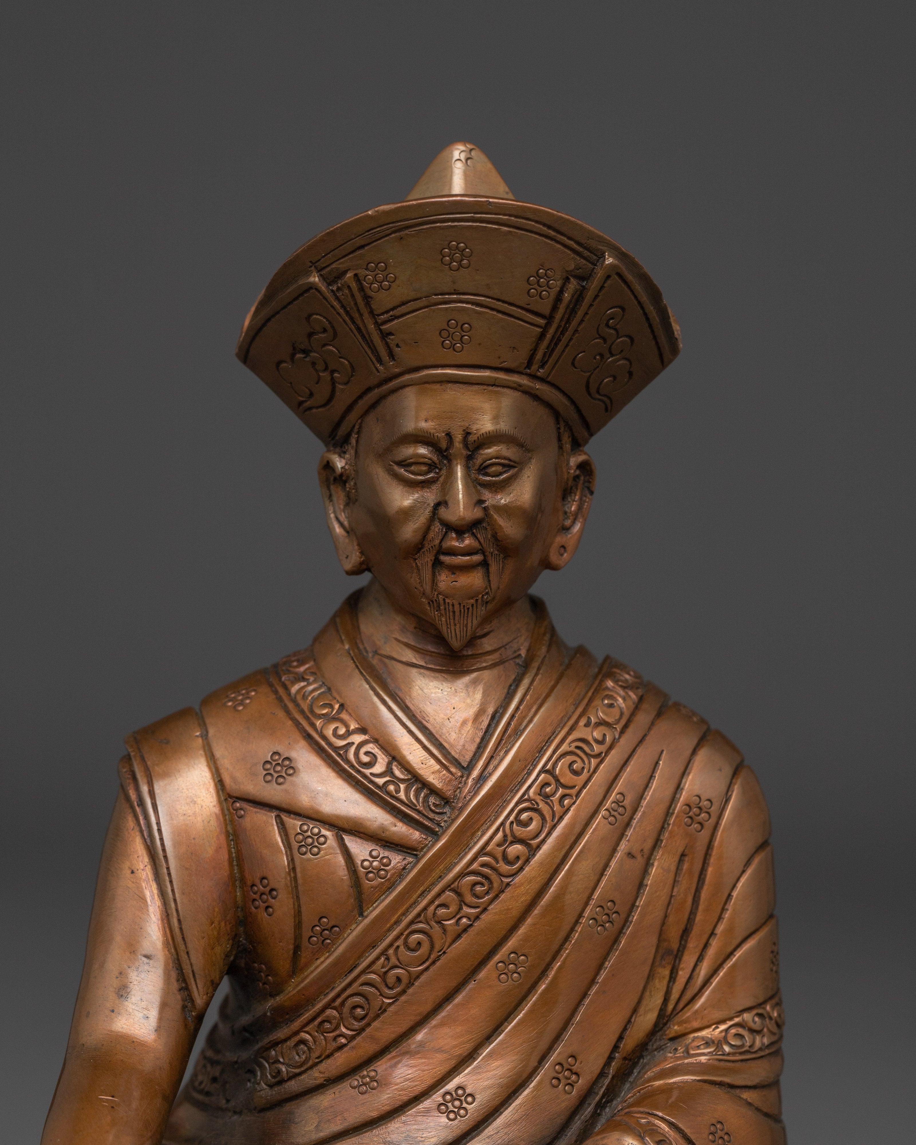 Drukpa Choegon Statue | The First Drukpa Choegon Rinpoche