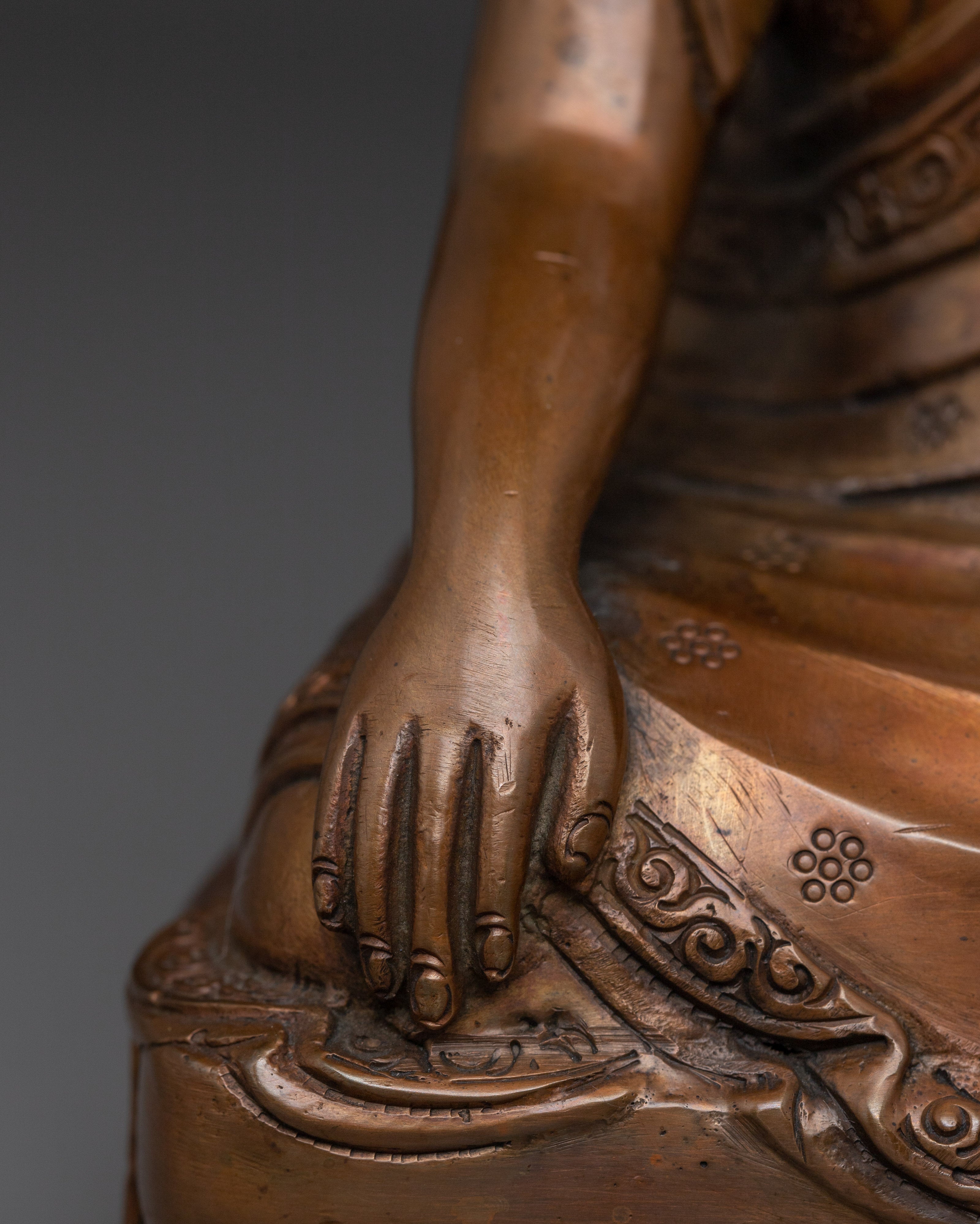 Drukpa Choegon Statue | The First Drukpa Choegon Rinpoche