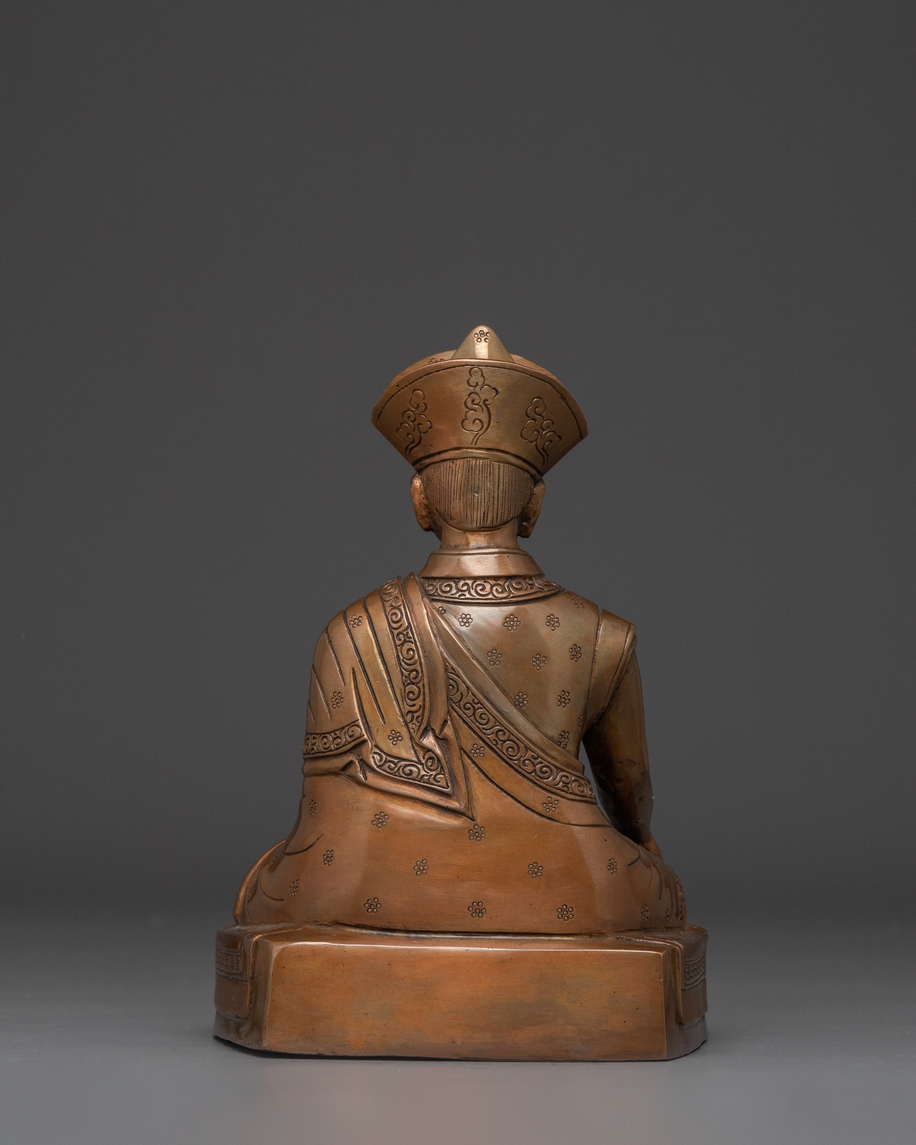 Drukpa Choegon Statue | The First Drukpa Choegon Rinpoche