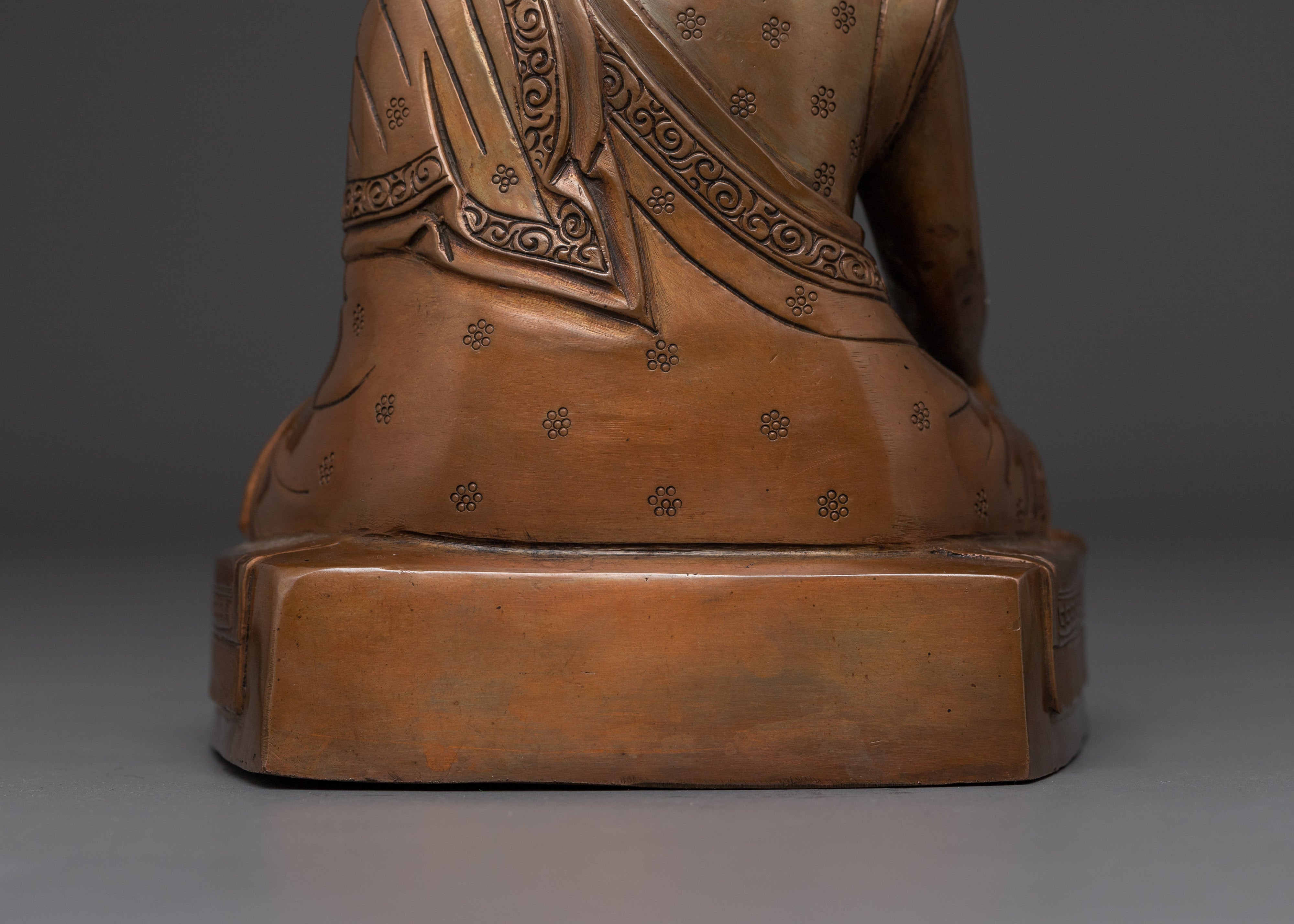 Drukpa Choegon Statue | The First Drukpa Choegon Rinpoche