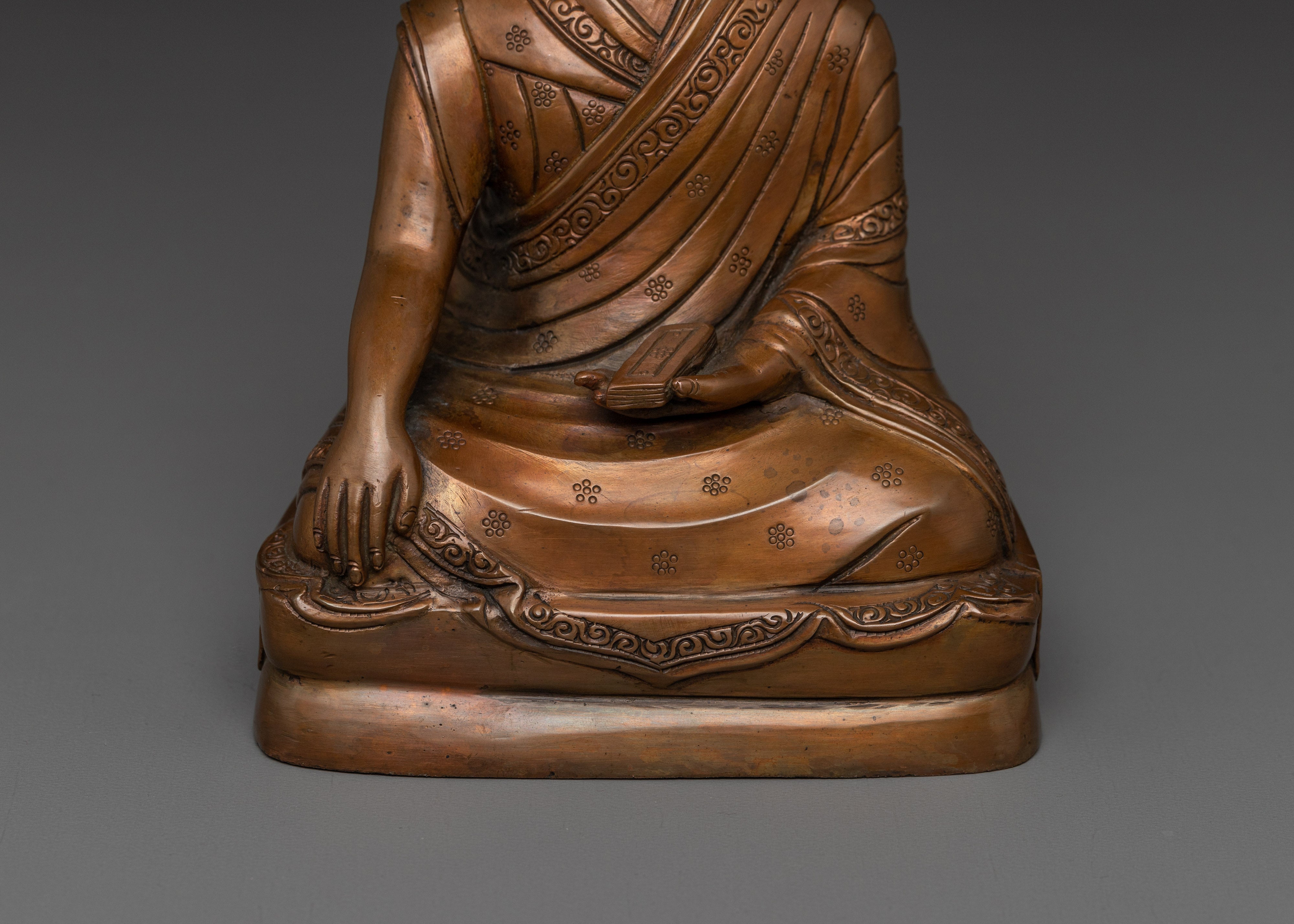 Drukpa Choegon Statue | The First Drukpa Choegon Rinpoche