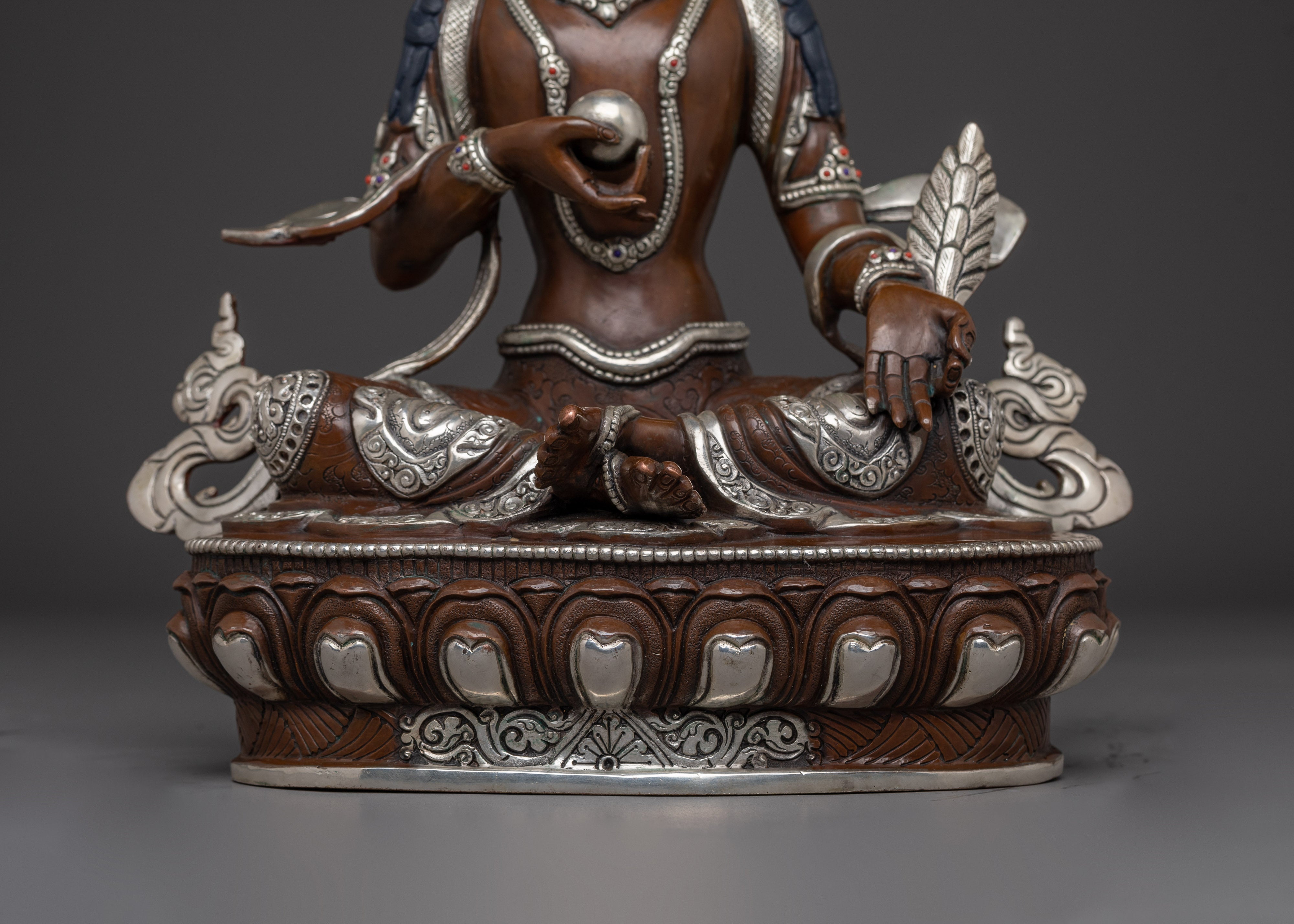 Bodhisattva of Great Vows Kshitigarbha | Symbol of Compassion and Salvation