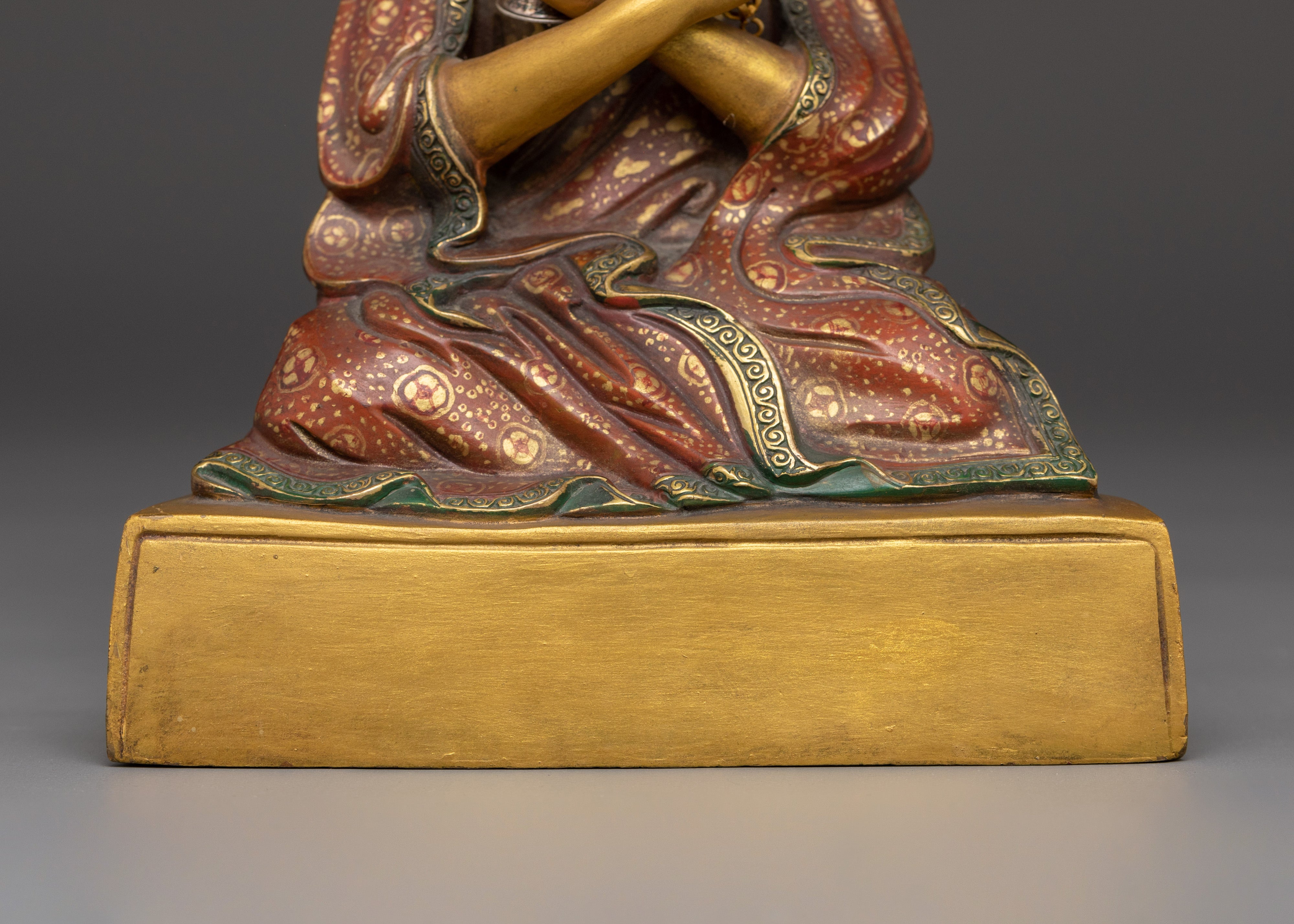 16th Karmapa figurine | Rangjung Rigpe Dorje Statue