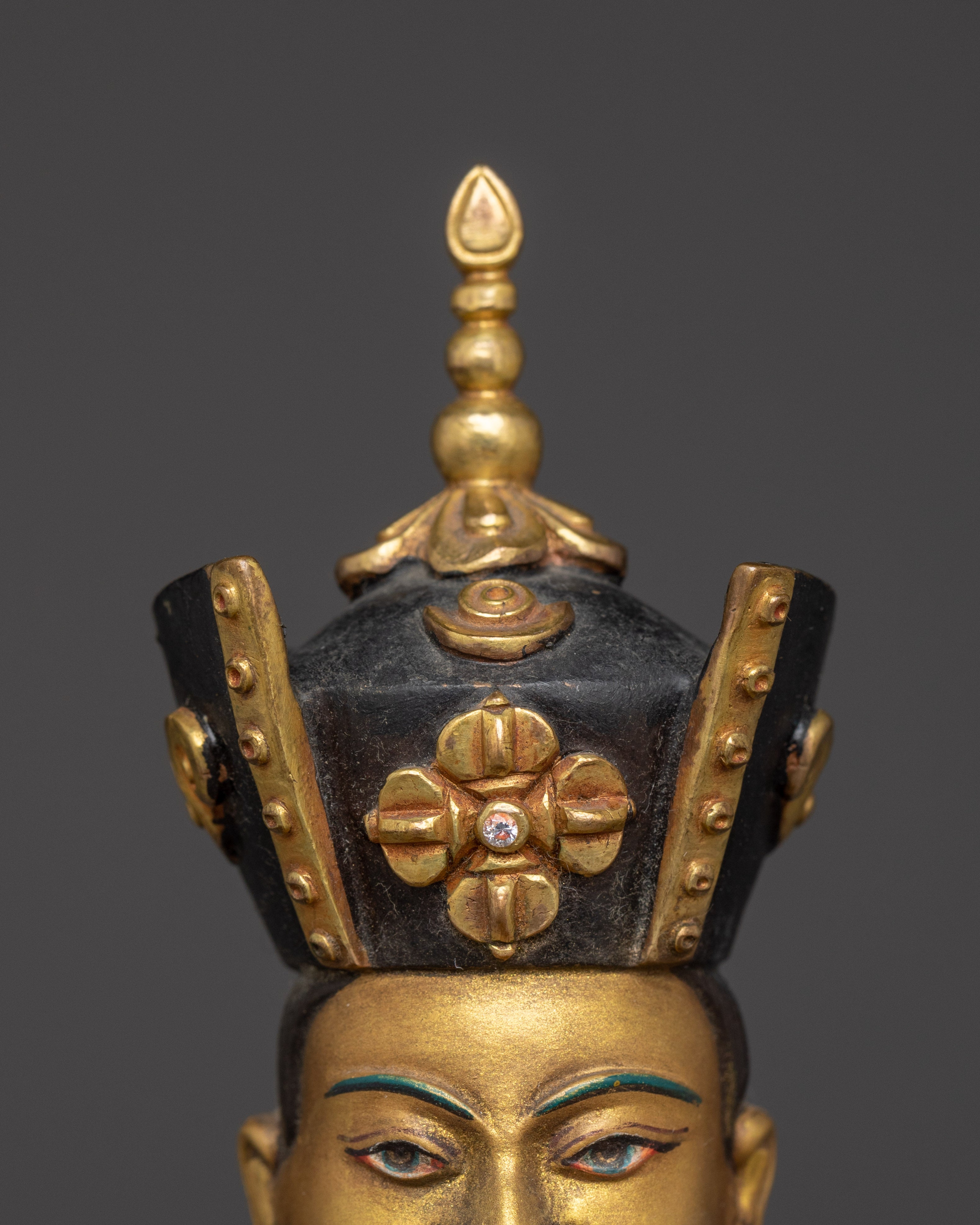 16th Karmapa figurine | Rangjung Rigpe Dorje Statue
