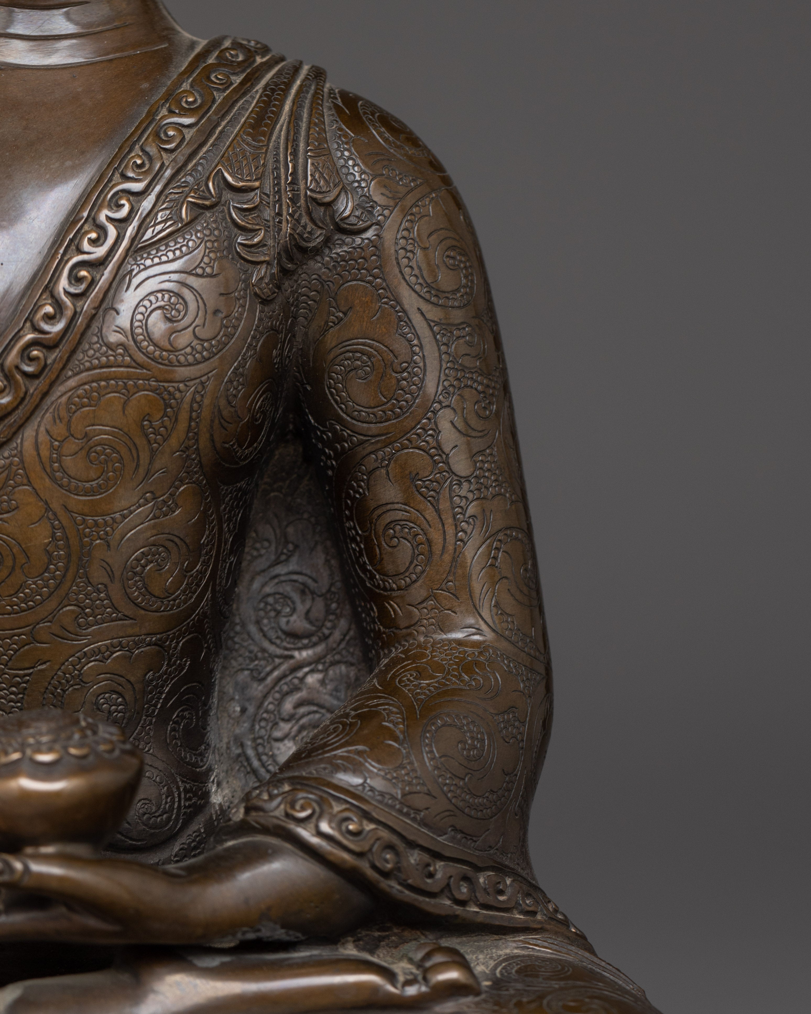 Traditional Shakyamuni Buddha Sculpture | The Seated Buddha of Enlightenment