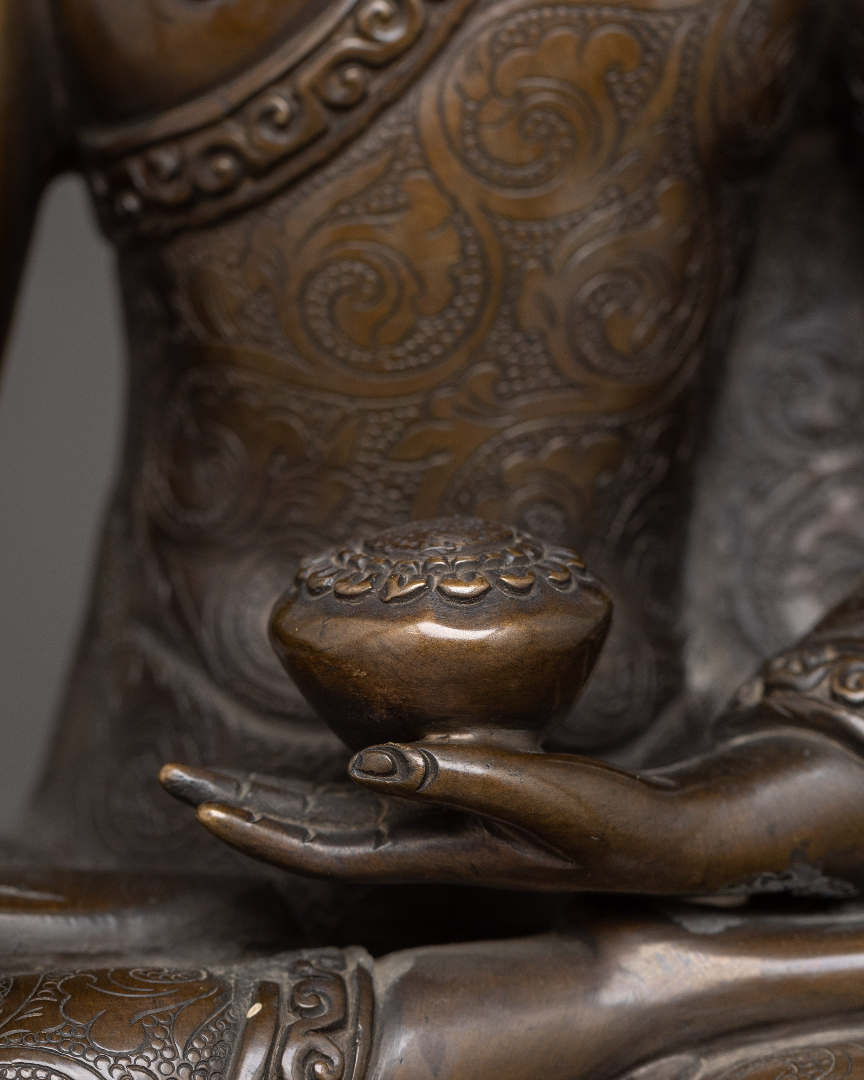 Traditional Shakyamuni Buddha Sculpture | The Seated Buddha of Enlightenment
