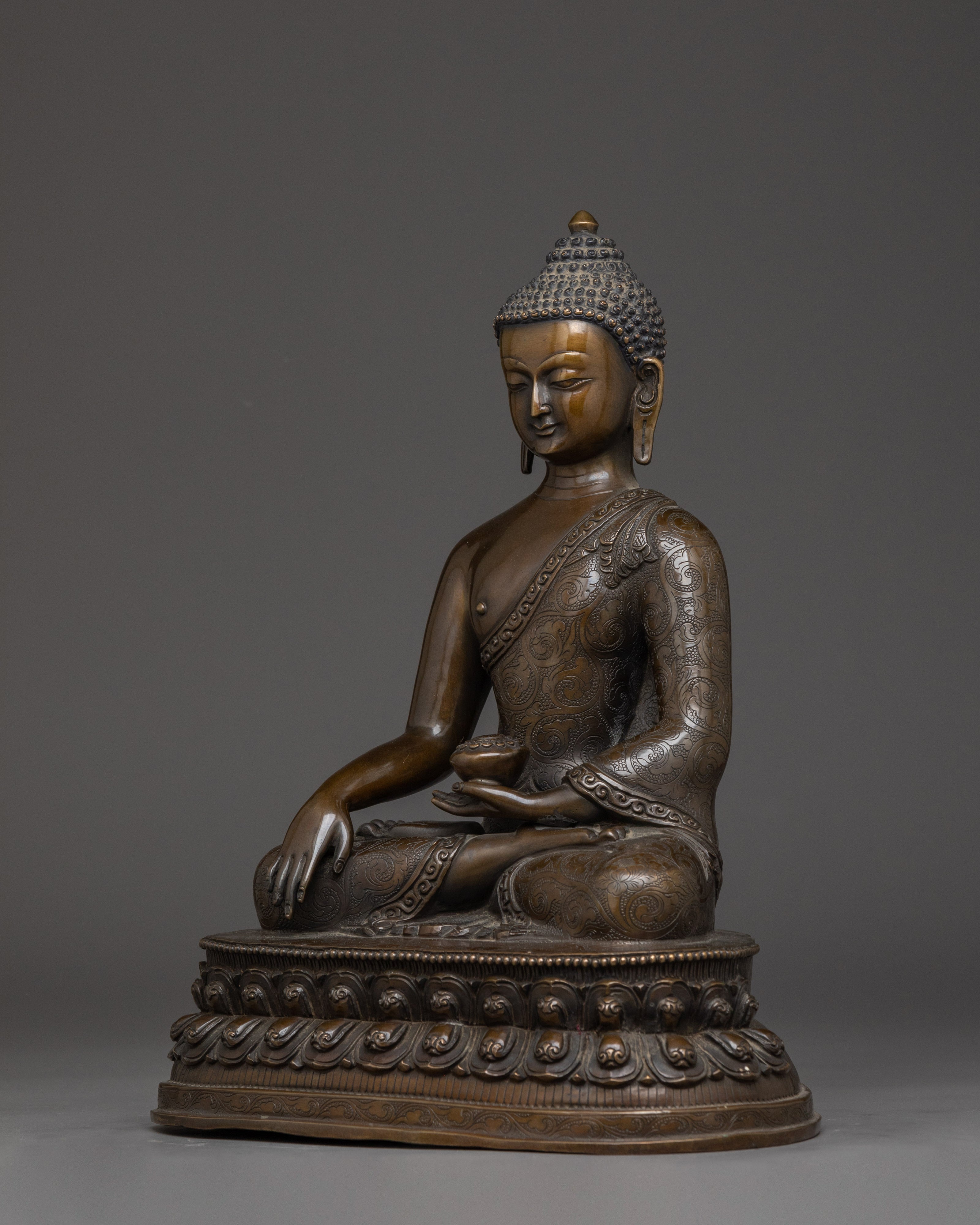 Traditional Shakyamuni Buddha Sculpture | The Seated Buddha of Enlightenment