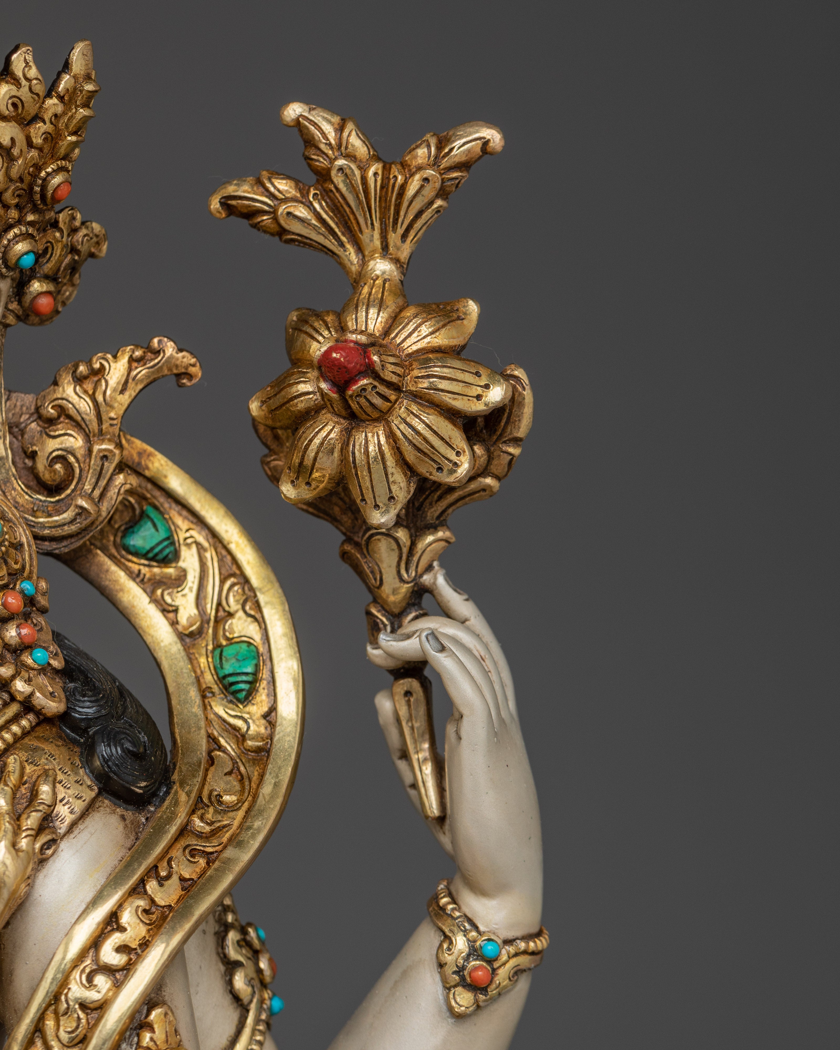 Serene Statue of Chenrezig | Guardian of Compassionate Wisdom