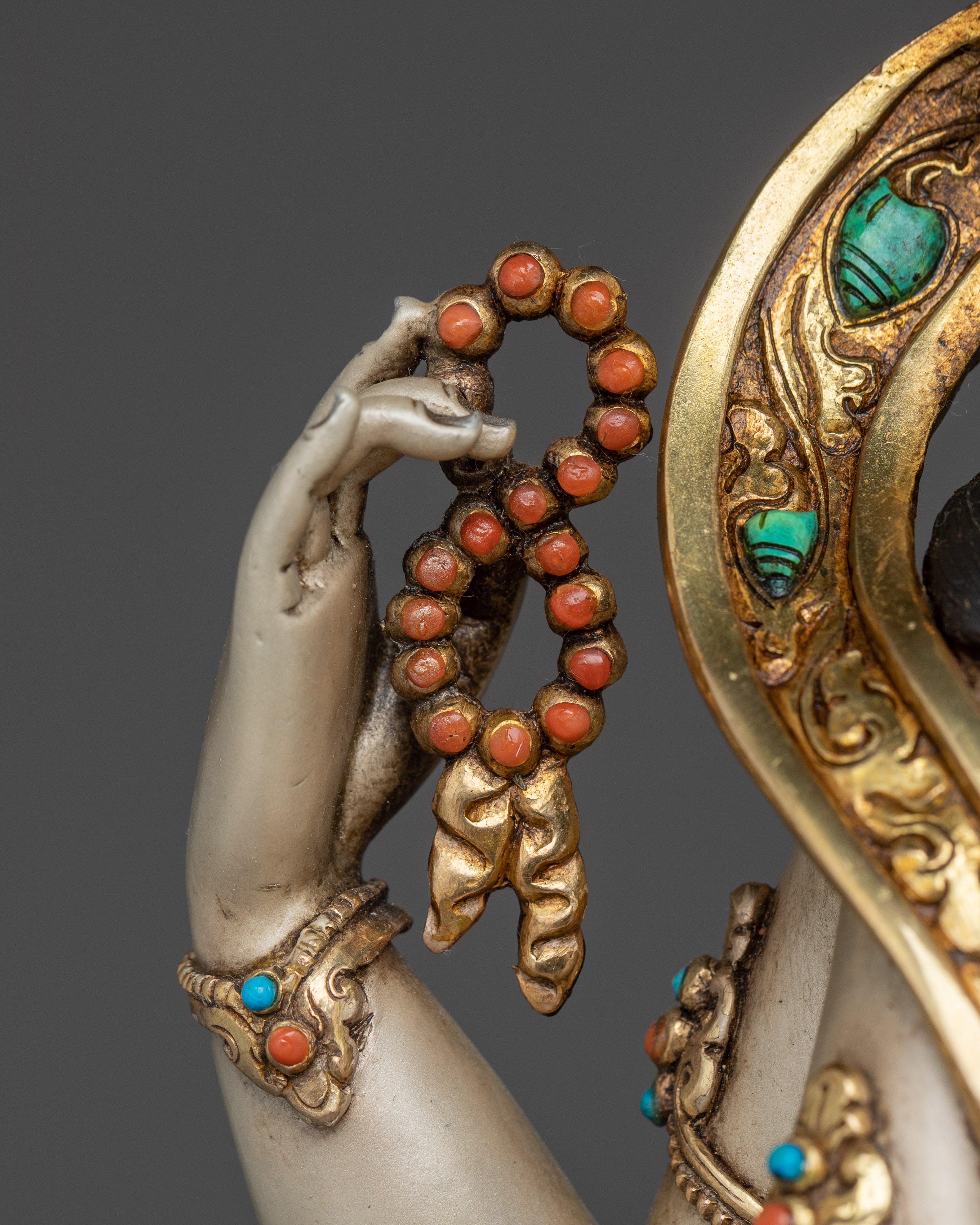 Serene Statue of Chenrezig | Guardian of Compassionate Wisdom