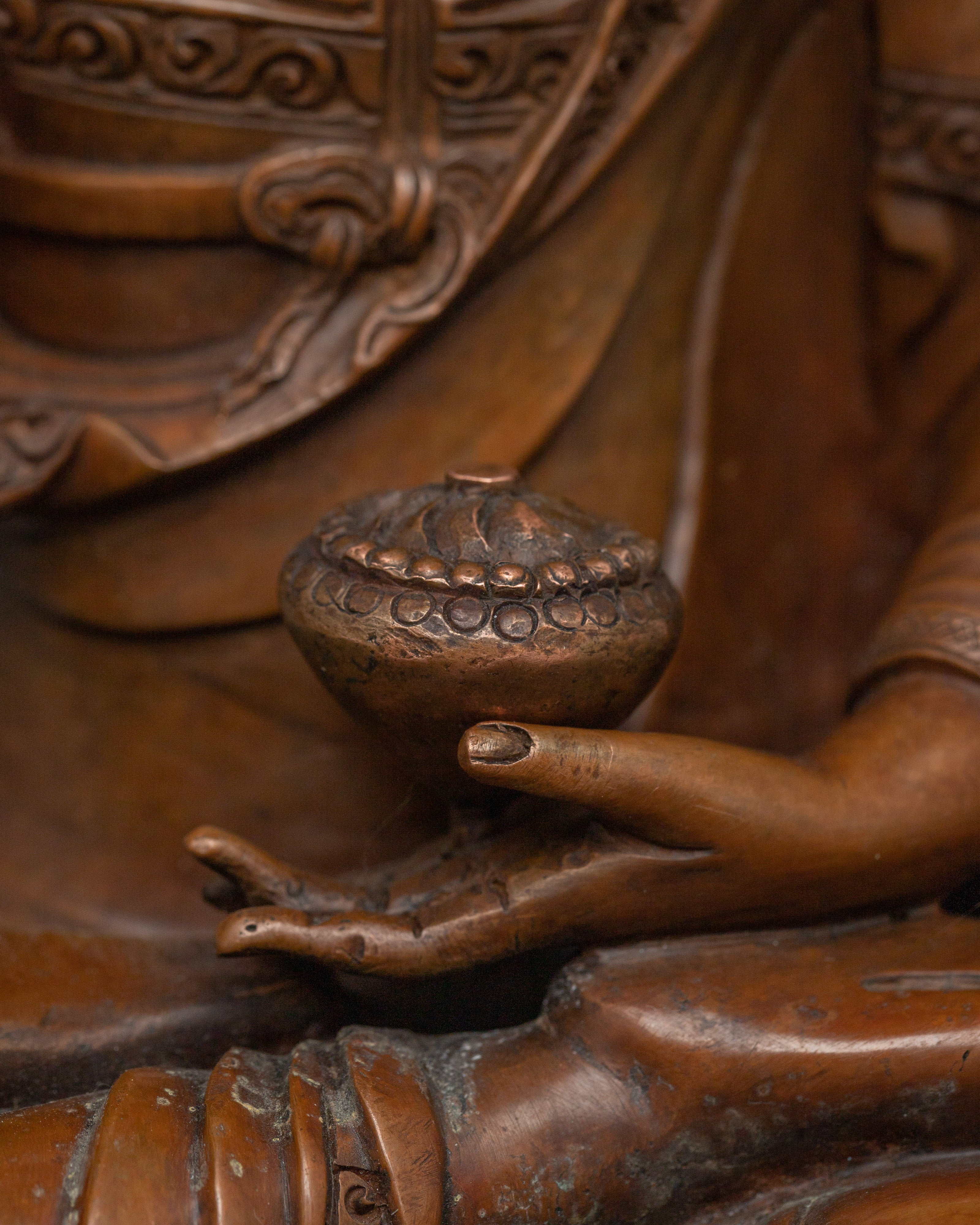 Serene Shakyamuni Buddha Statue | Enlightened One of the Sakya Clan