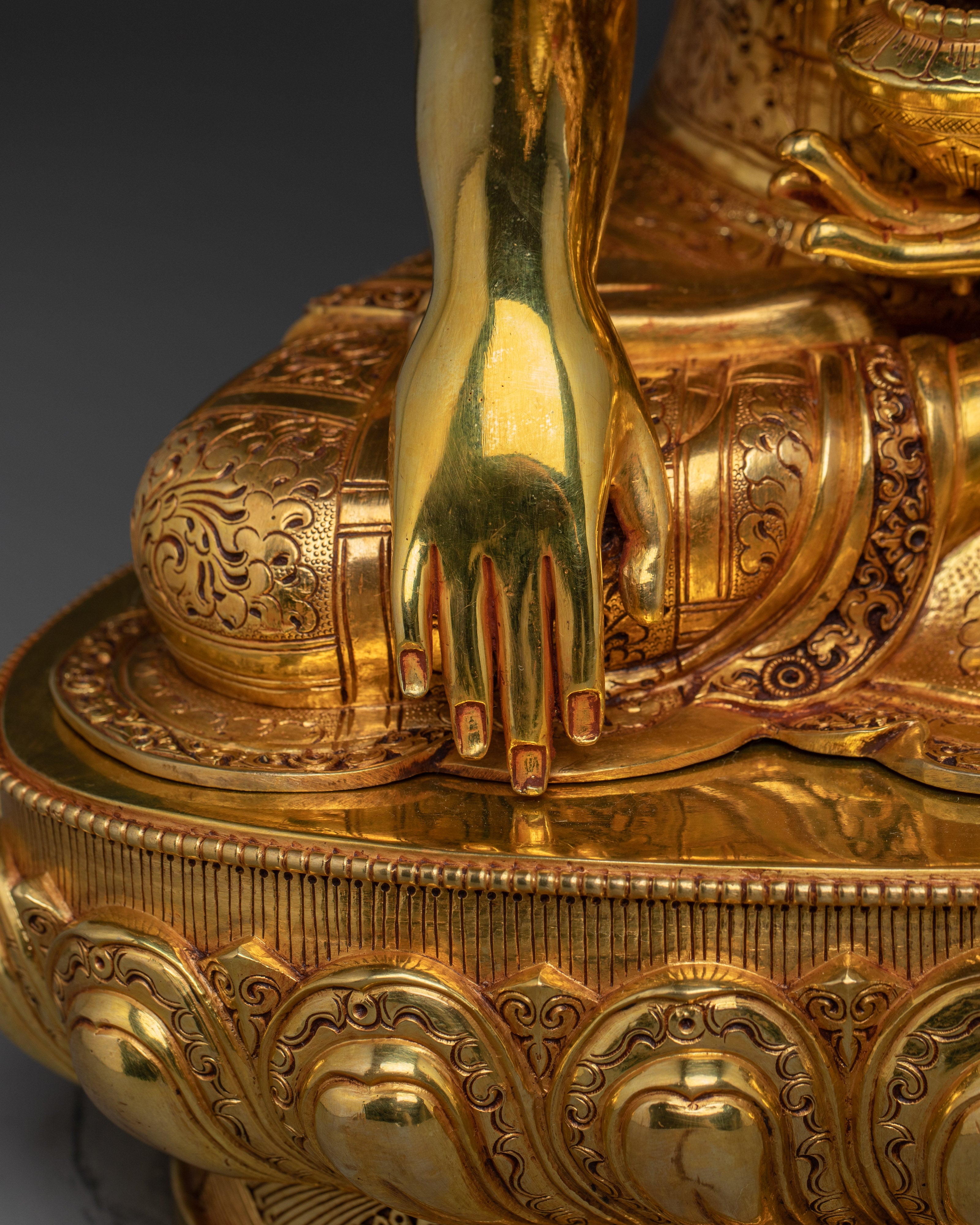 Crowned Gautama Buddha Statue | The Founder of Buddhism